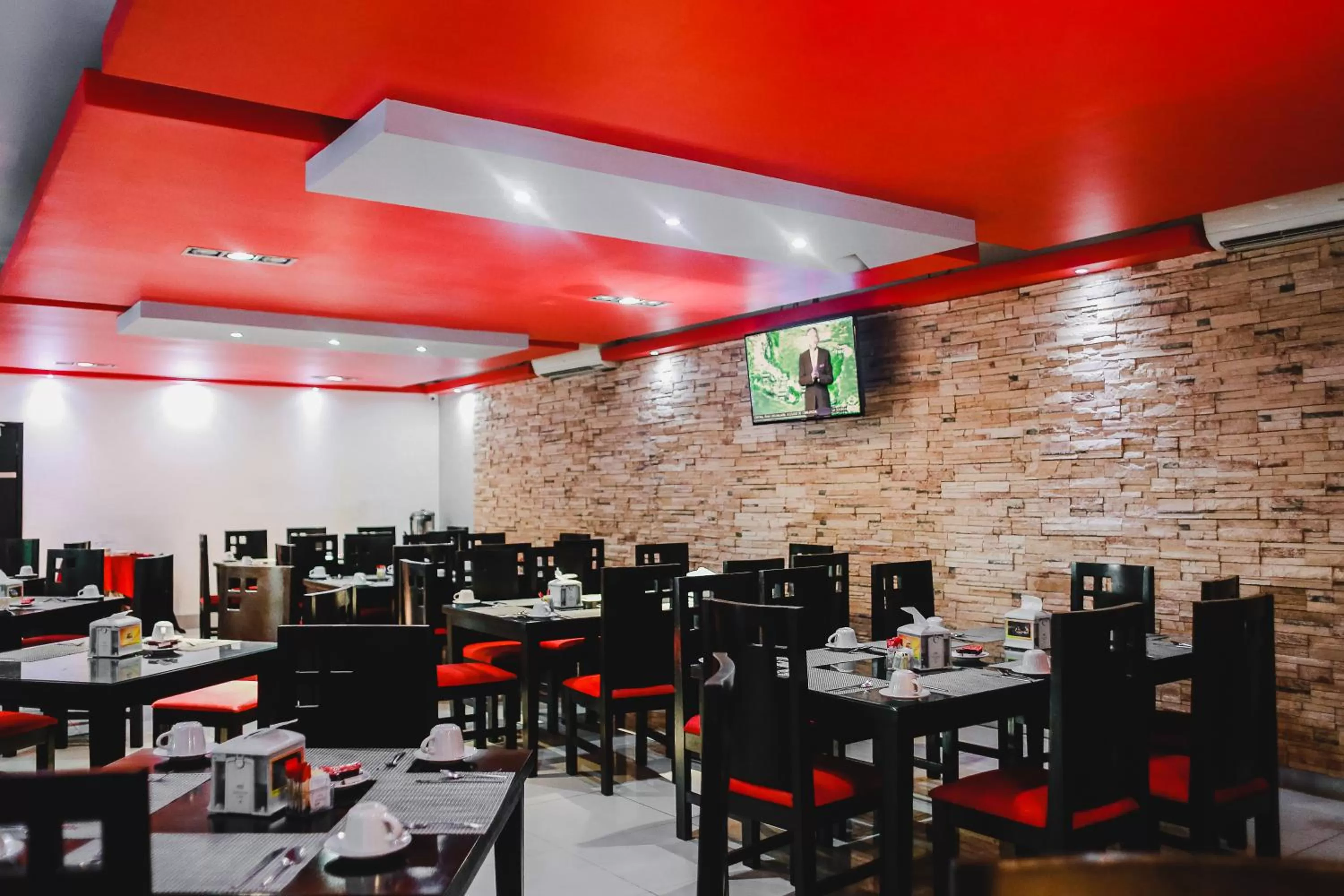 Restaurant/places to eat in Hotel Plaza Mirador