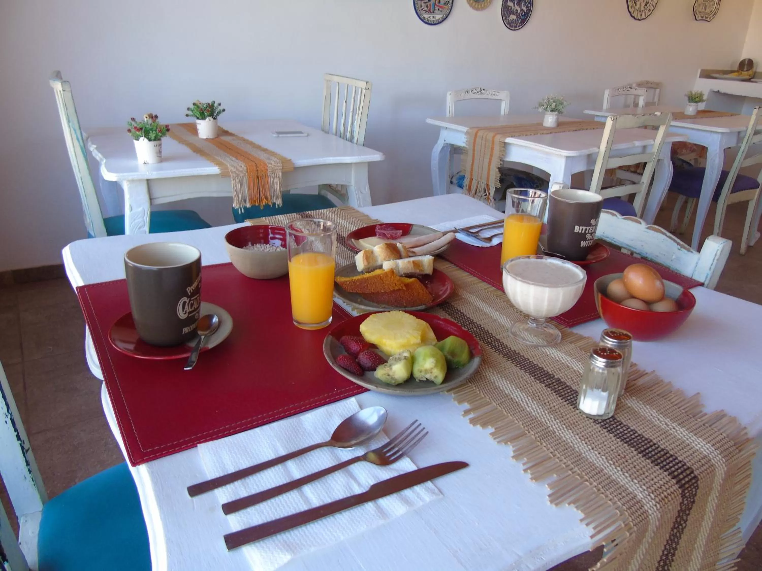 Breakfast in Hotel Pat'ta Hoiri