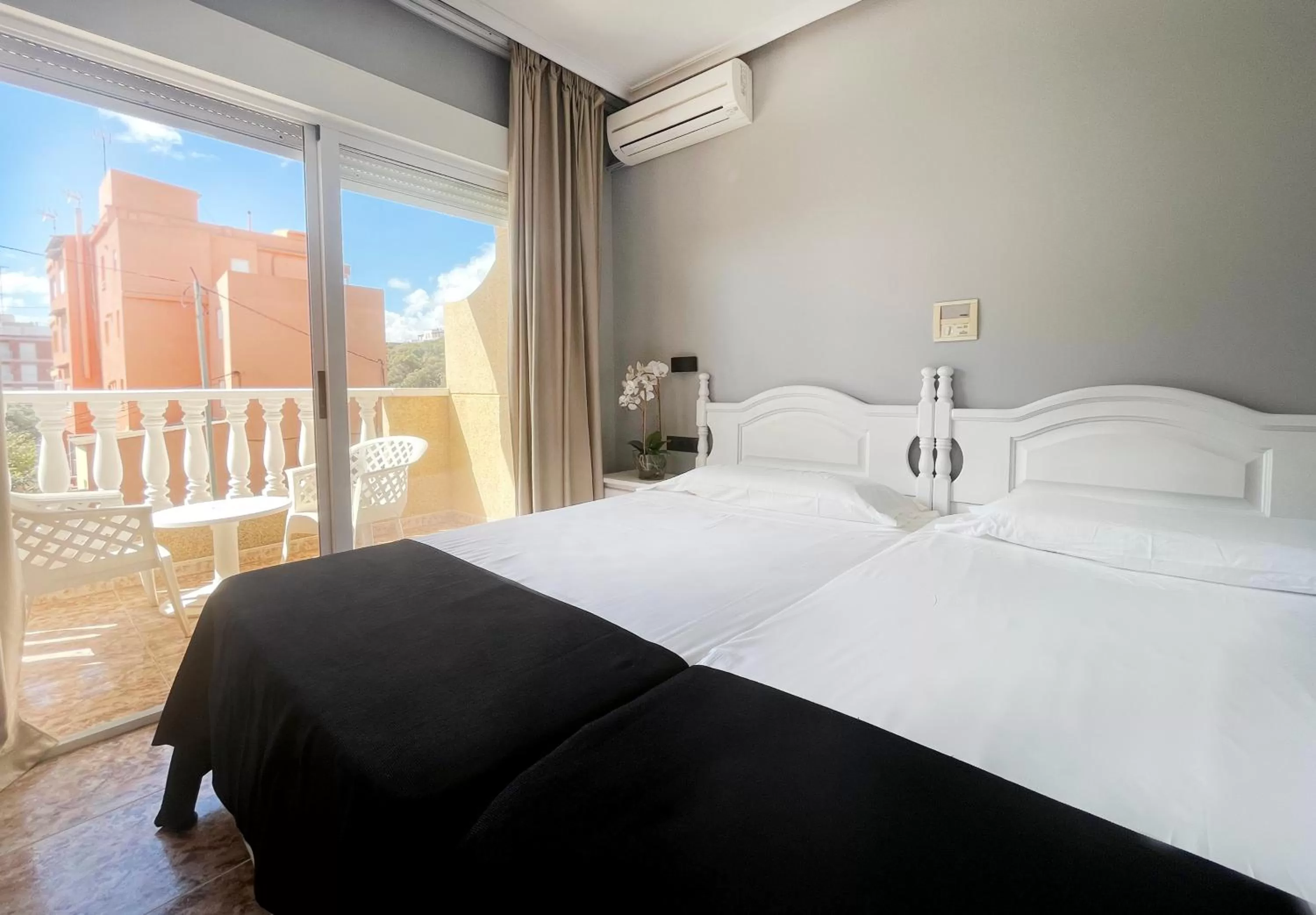 Bedroom in Hotel ParqueMar