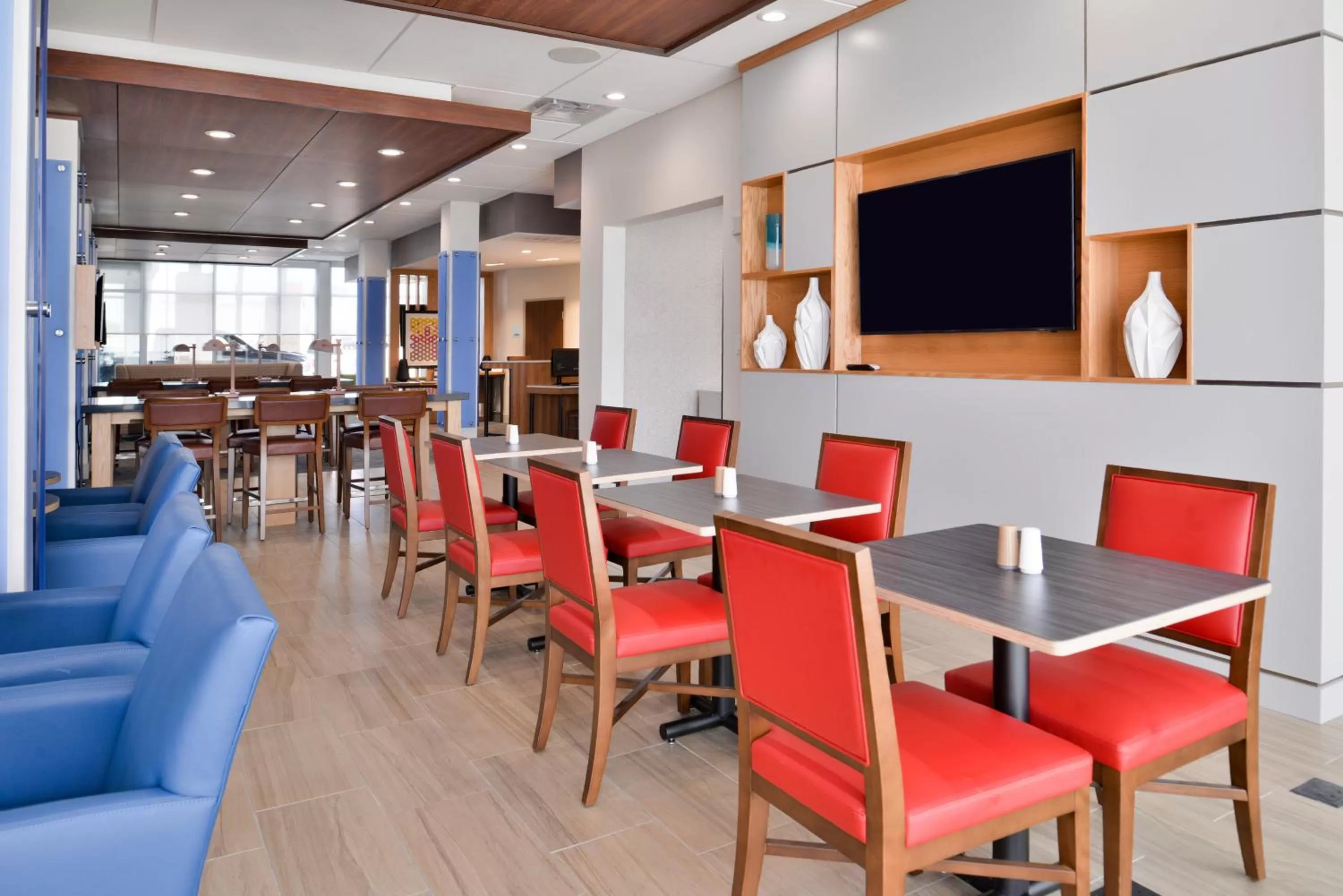 Breakfast in Holiday Inn Express - Early by IHG