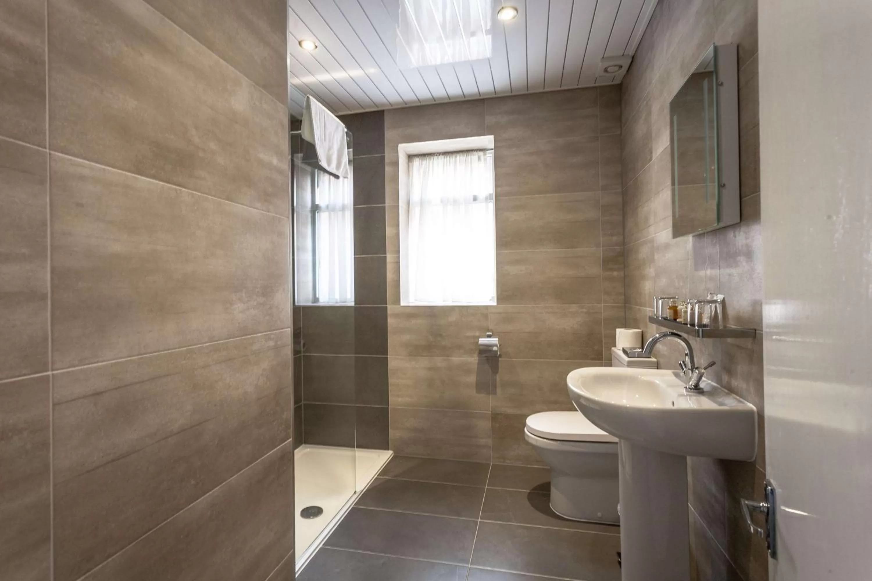 Bathroom in Glendower Hotel BW Signature Collection