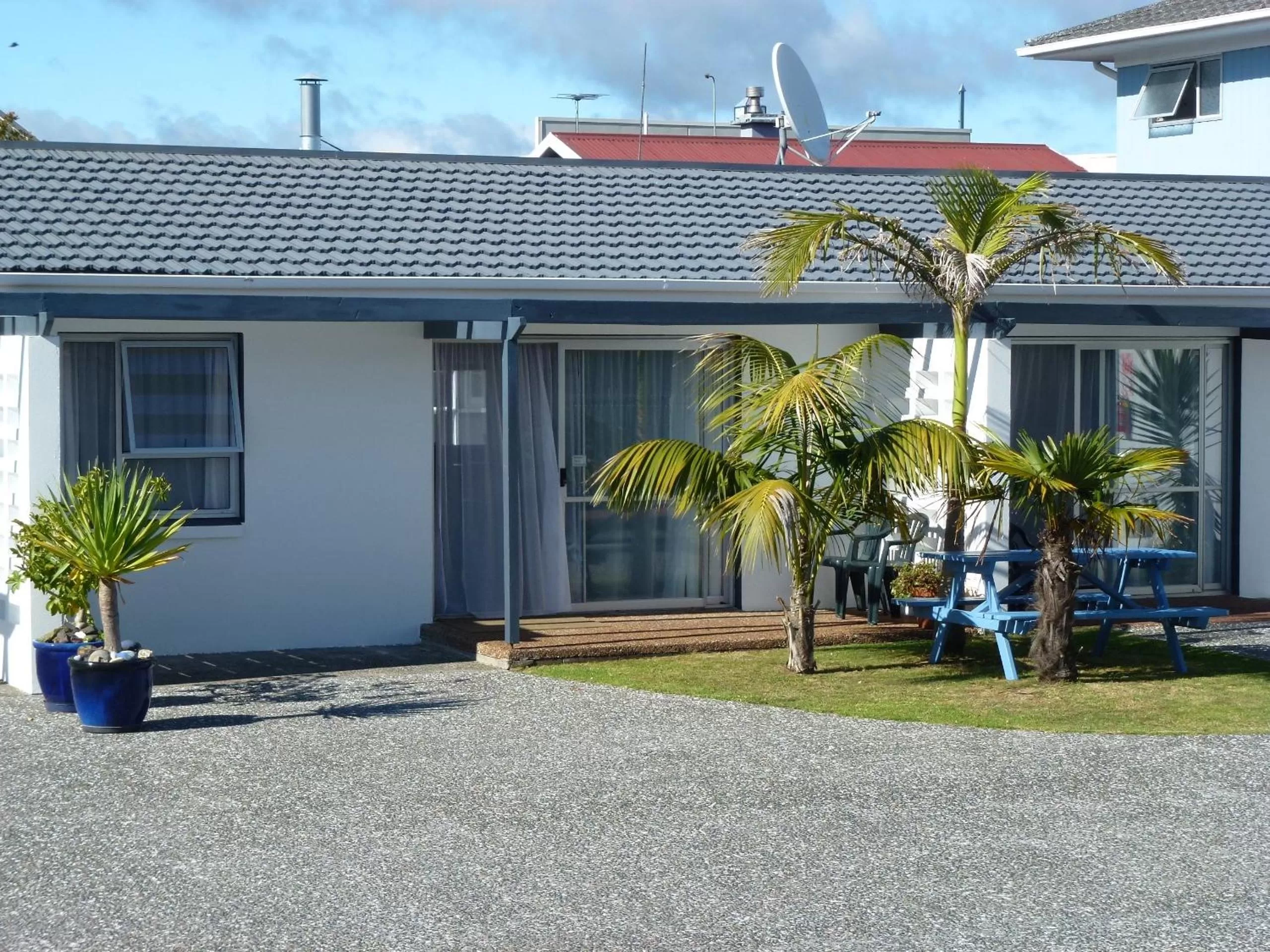 Facade/entrance, Property Building in Mana-Nui Motel