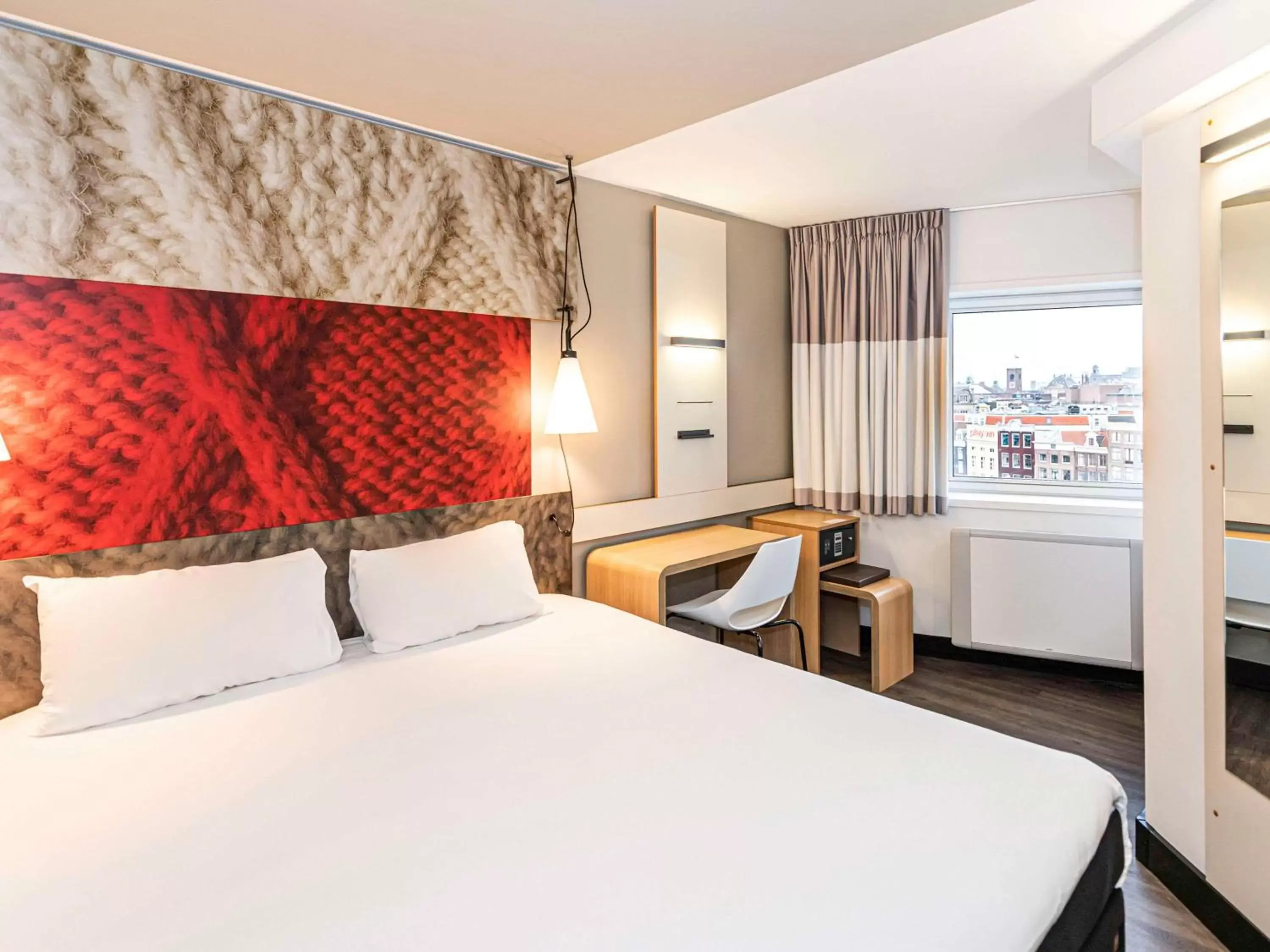 Small Double Room in ibis Amsterdam Centre Small Double Room in ibis Amsterdam Centre