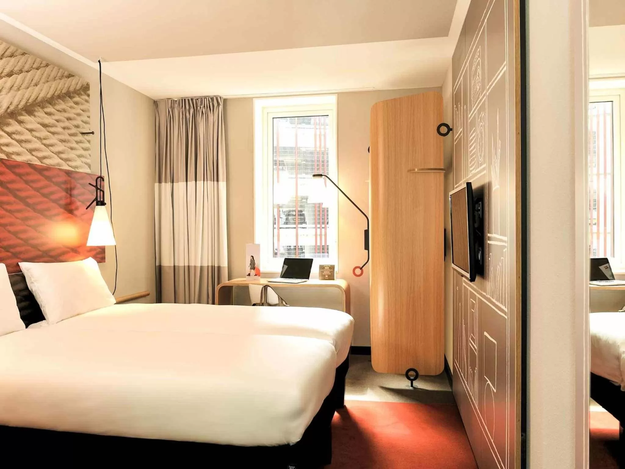 Photo of the whole room, Bed in ibis Lille Centre Grand Palais