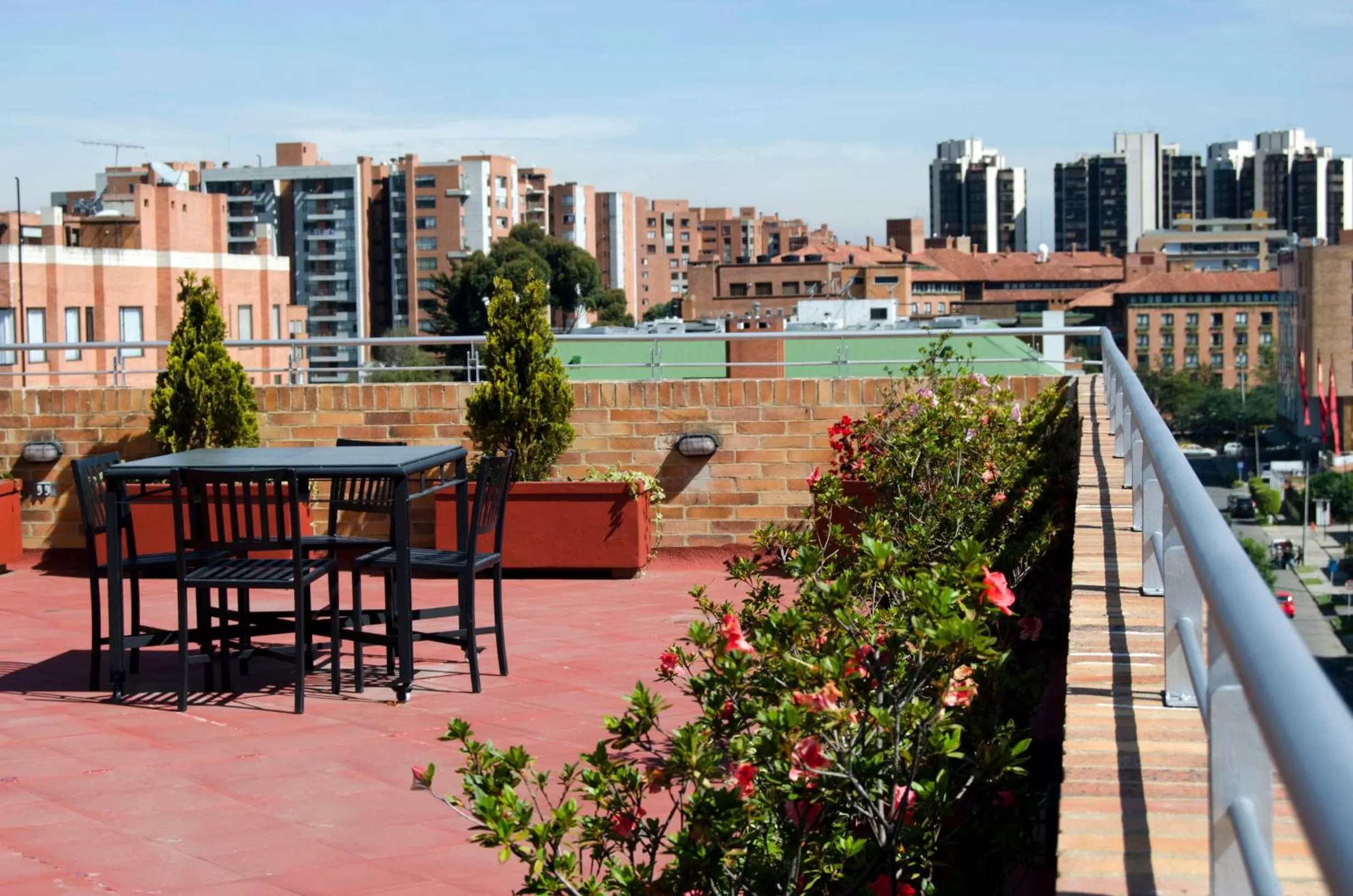 Bird's eye view in 122 Plaza Apartahotel