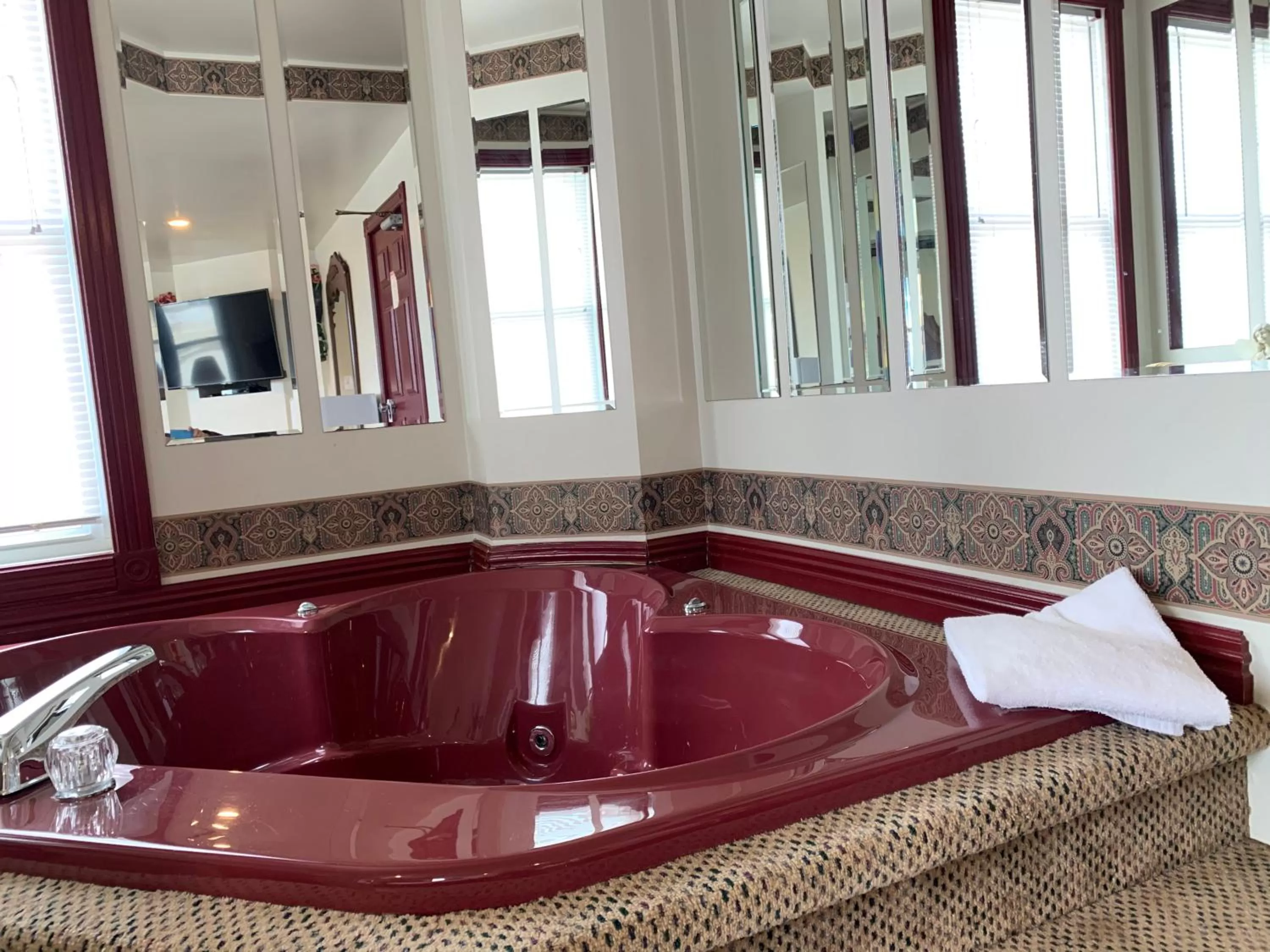 Bathroom in Lakeview Hotel