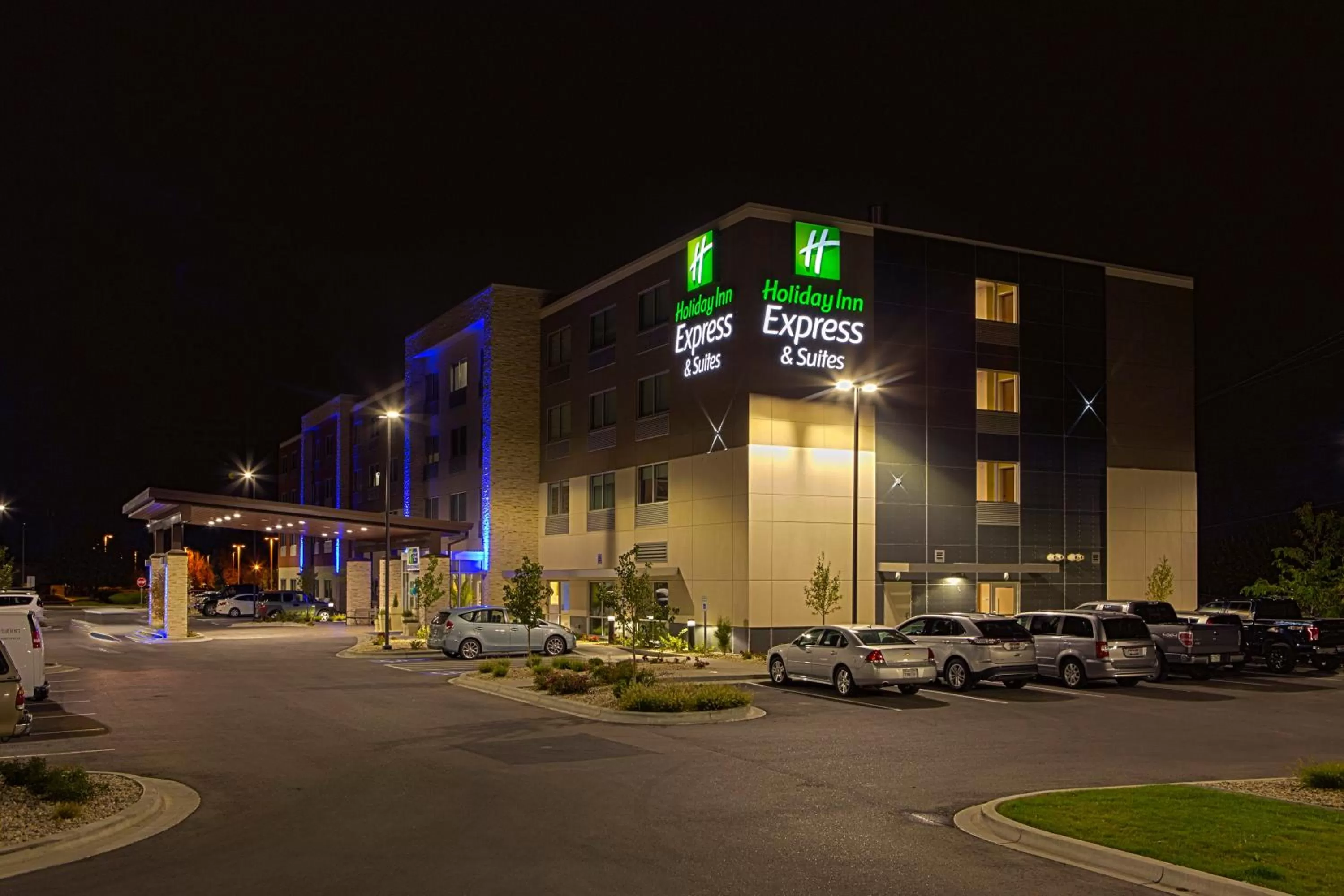 Property building in Holiday Inn Express & Suites Boise Airport by IHG