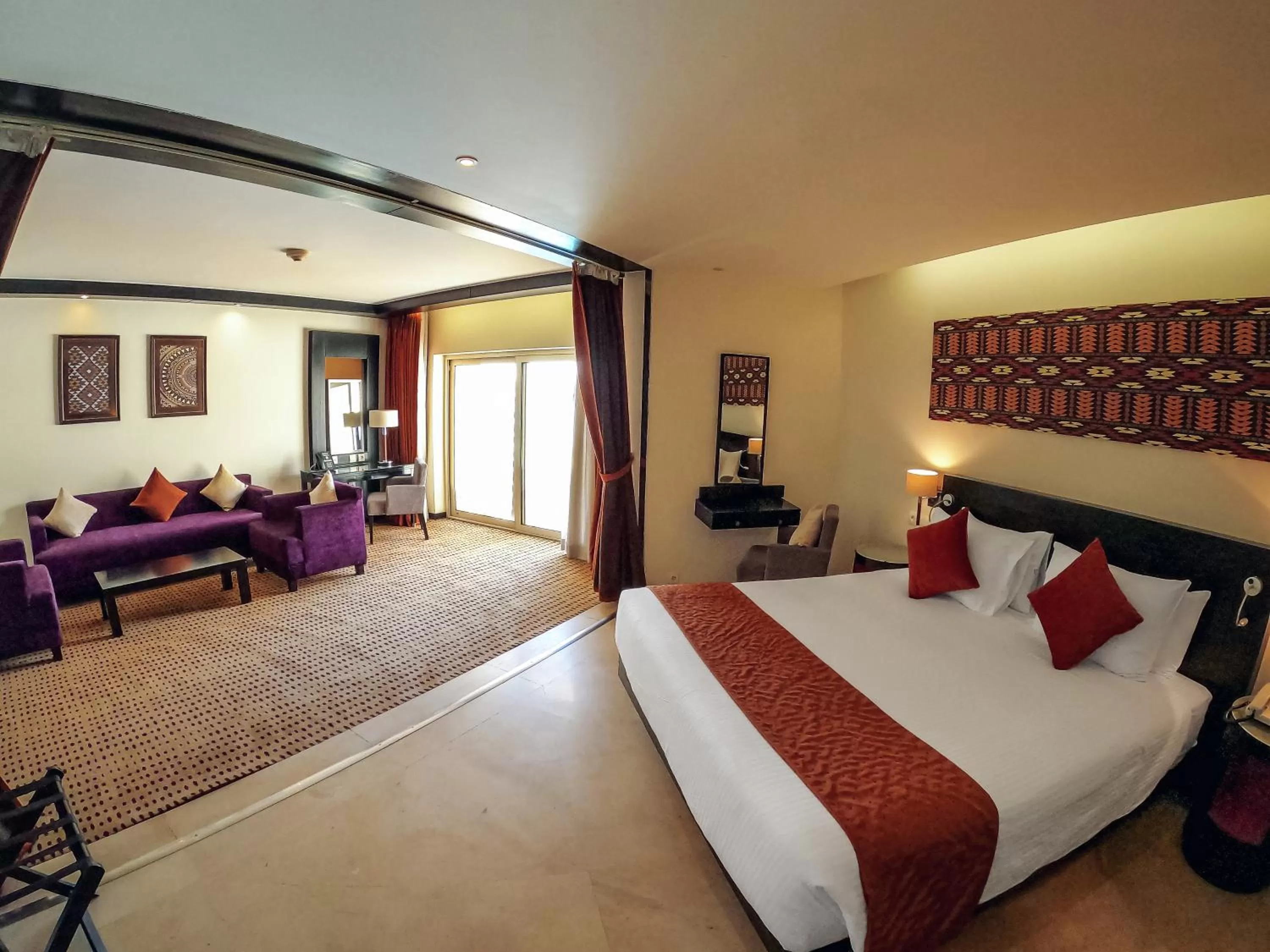 Bedroom, Bed in Mövenpick Resort Aswan