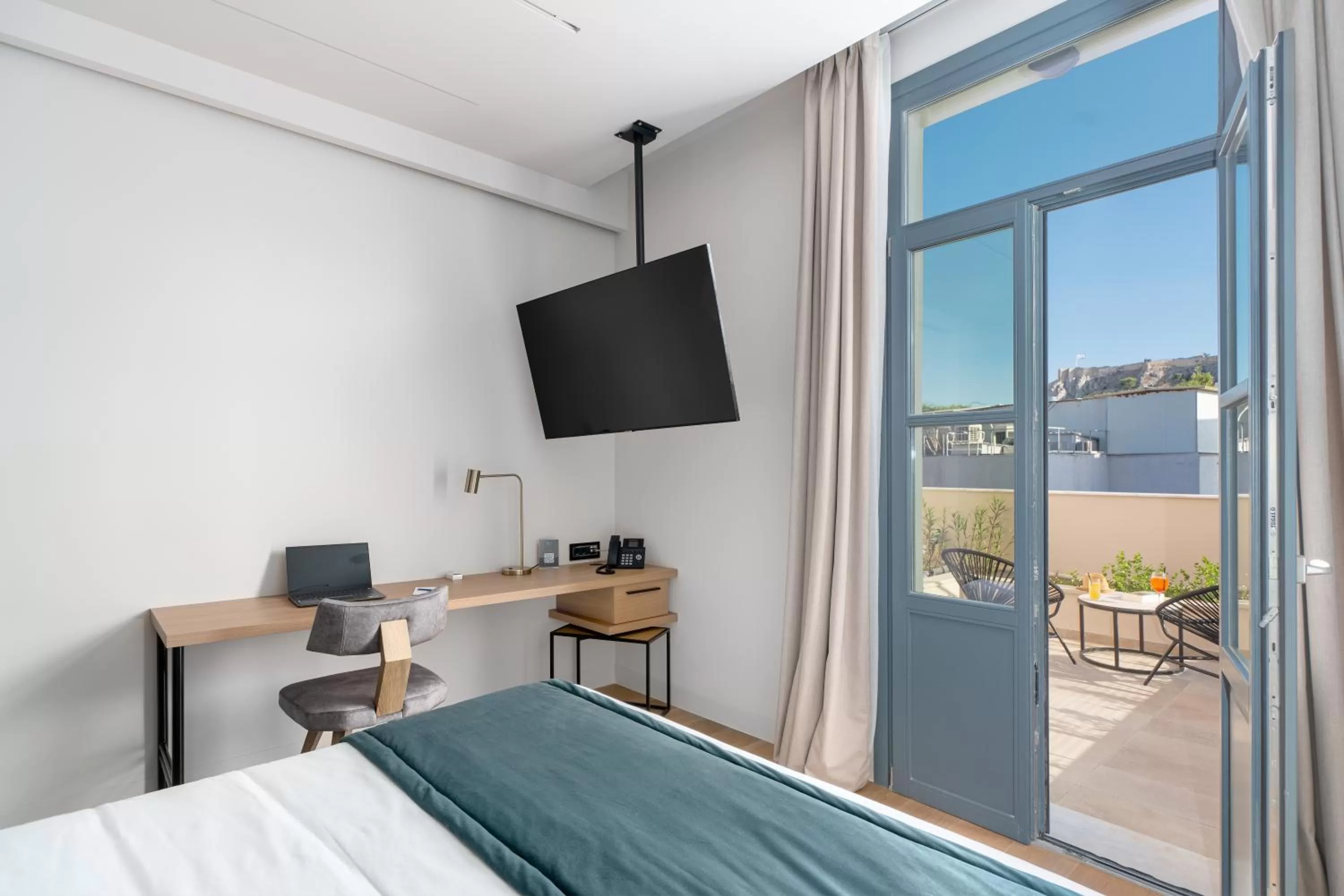 TV and multimedia, Bed in Hellenic Vibes Smart Hotel