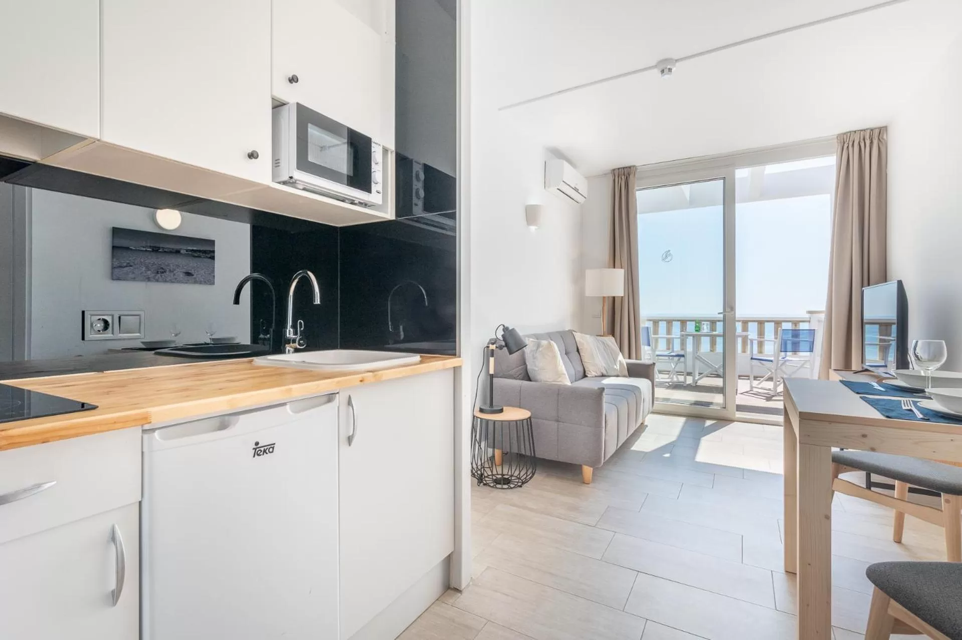 Kitchen or kitchenette in Orange Colom - Seaside Apartments