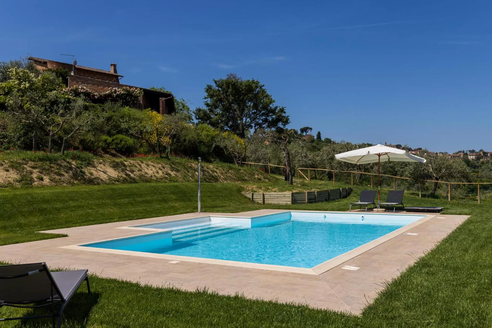 Pool view in B&B FONTERONCONE di KRYVUTA OKSANA