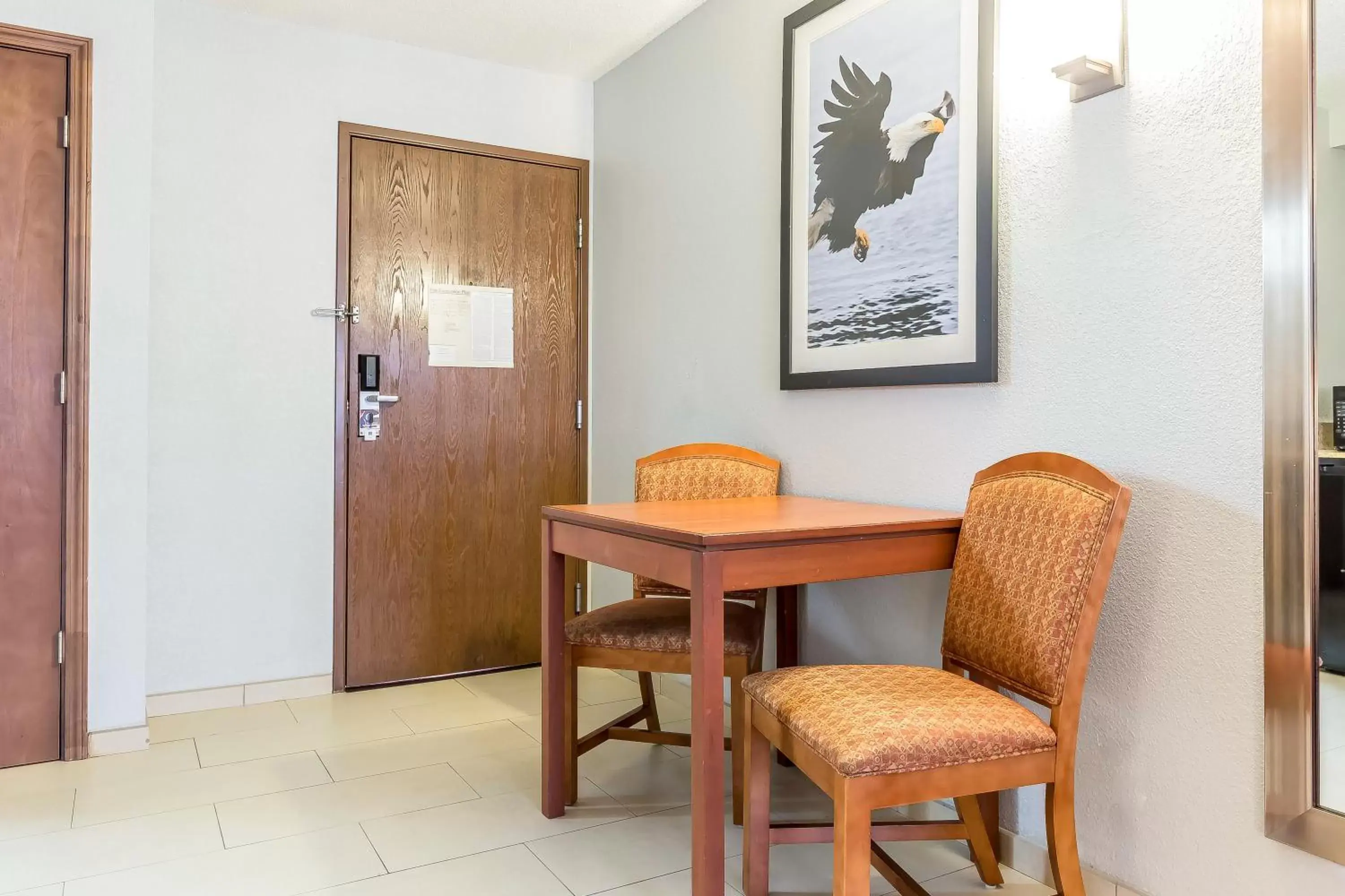 Standard Queen Room with Two Queen Beds - Non-Smoking in Comfort Inn Alton near I-255 Standard Queen Room with Two Queen Beds - Non-Smoking in Comfort Inn Alton near I-255