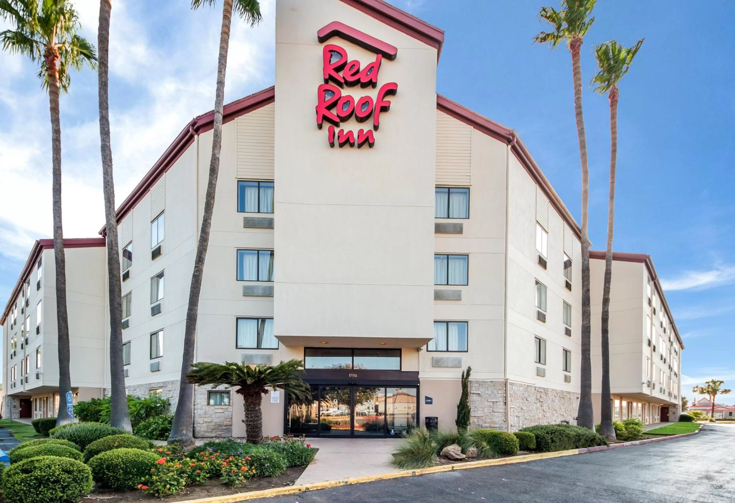 Property building in Red Roof Inn Laredo