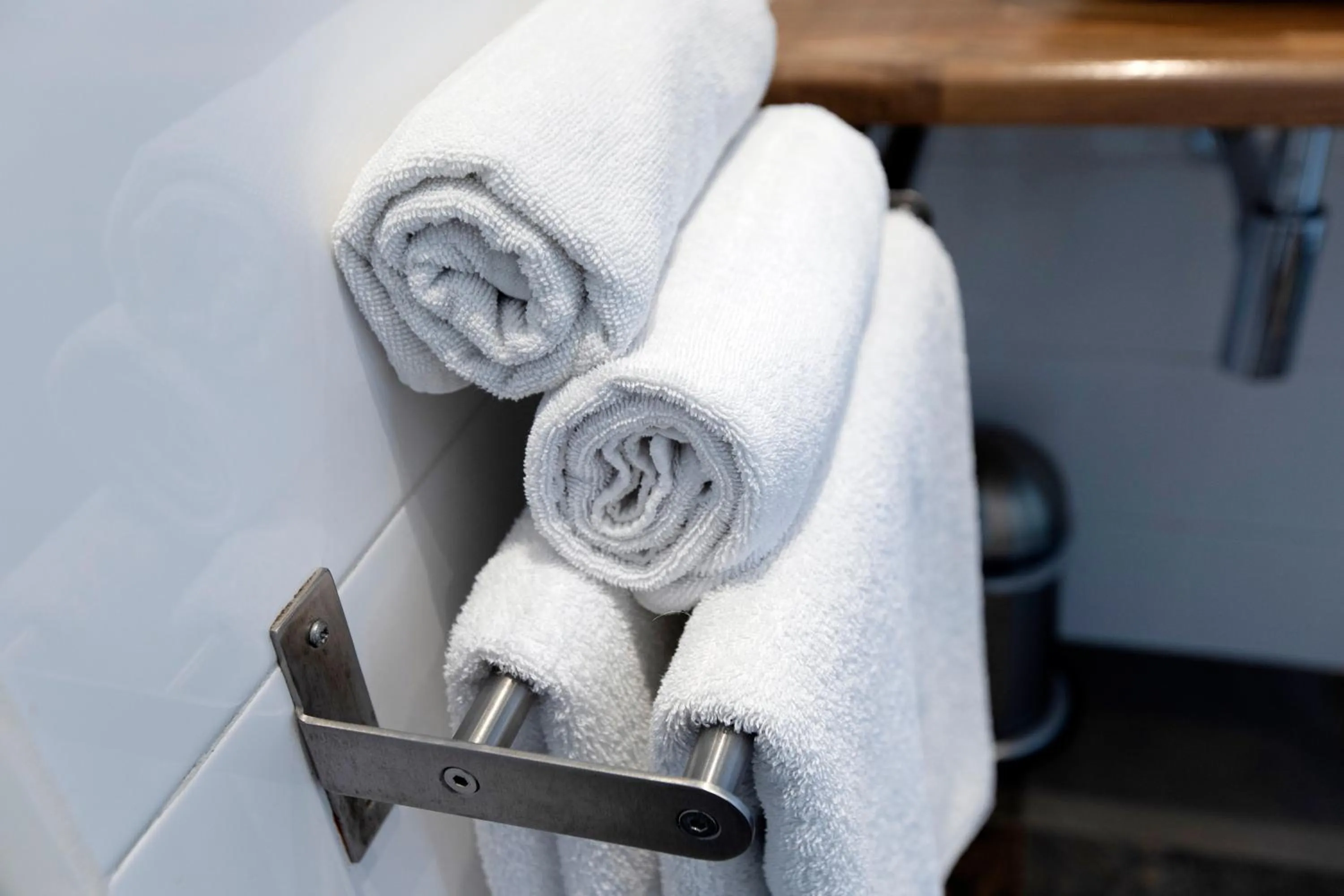 Bathroom in Quentin Golden Bear Hotel