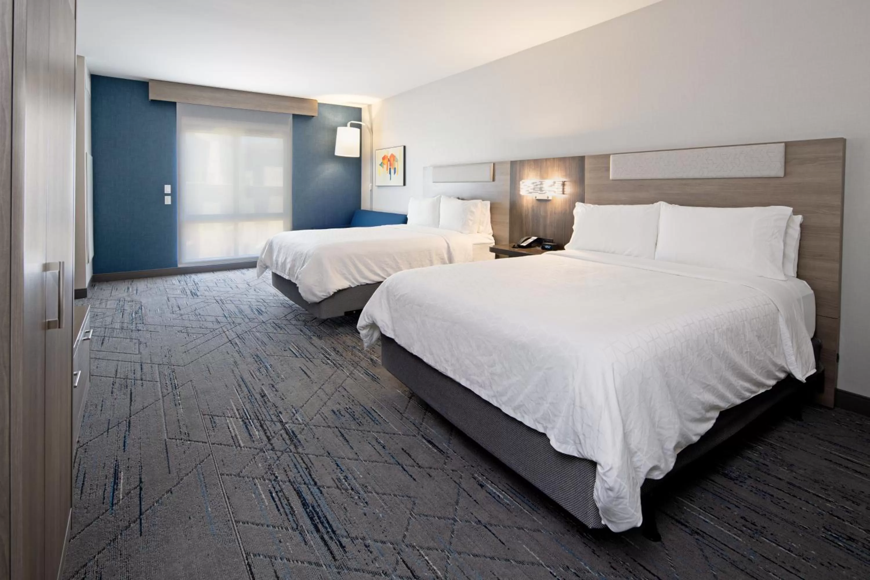 Bed in Holiday Inn Express & Suites - Valencia - Santa Clarita by IHG