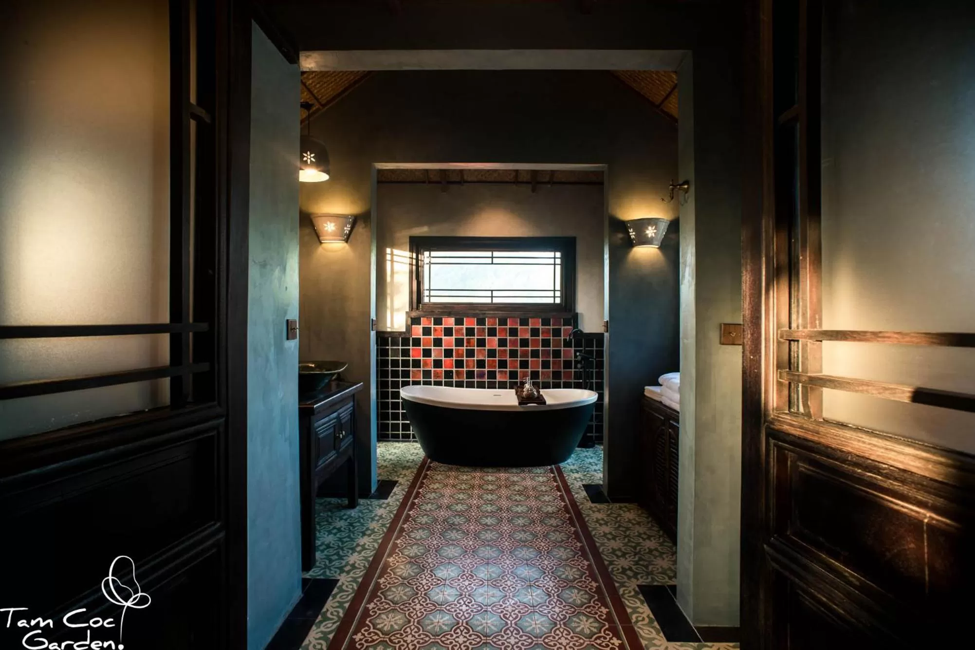 Bathroom, Bed in Tam Coc Garden Resort