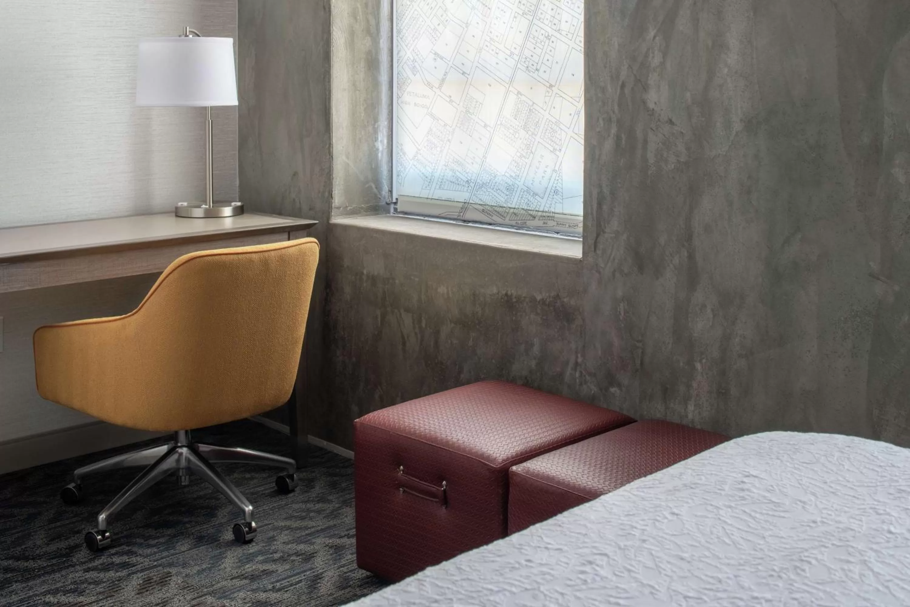 Bedroom, Bed in Hampton Inn Petaluma, Ca