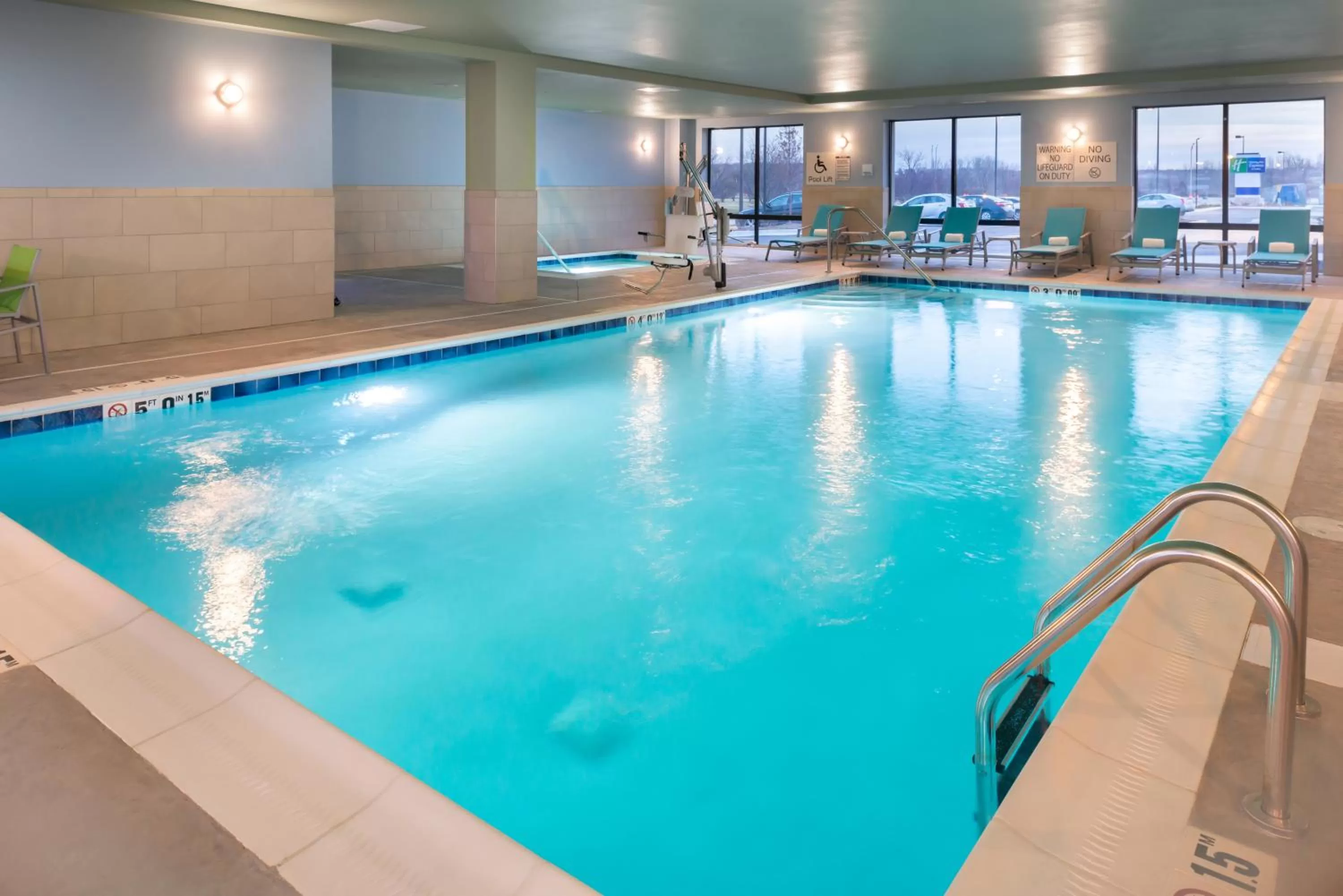Swimming pool in Holiday Inn Express & Suites - Romeoville - Joliet North by IHG