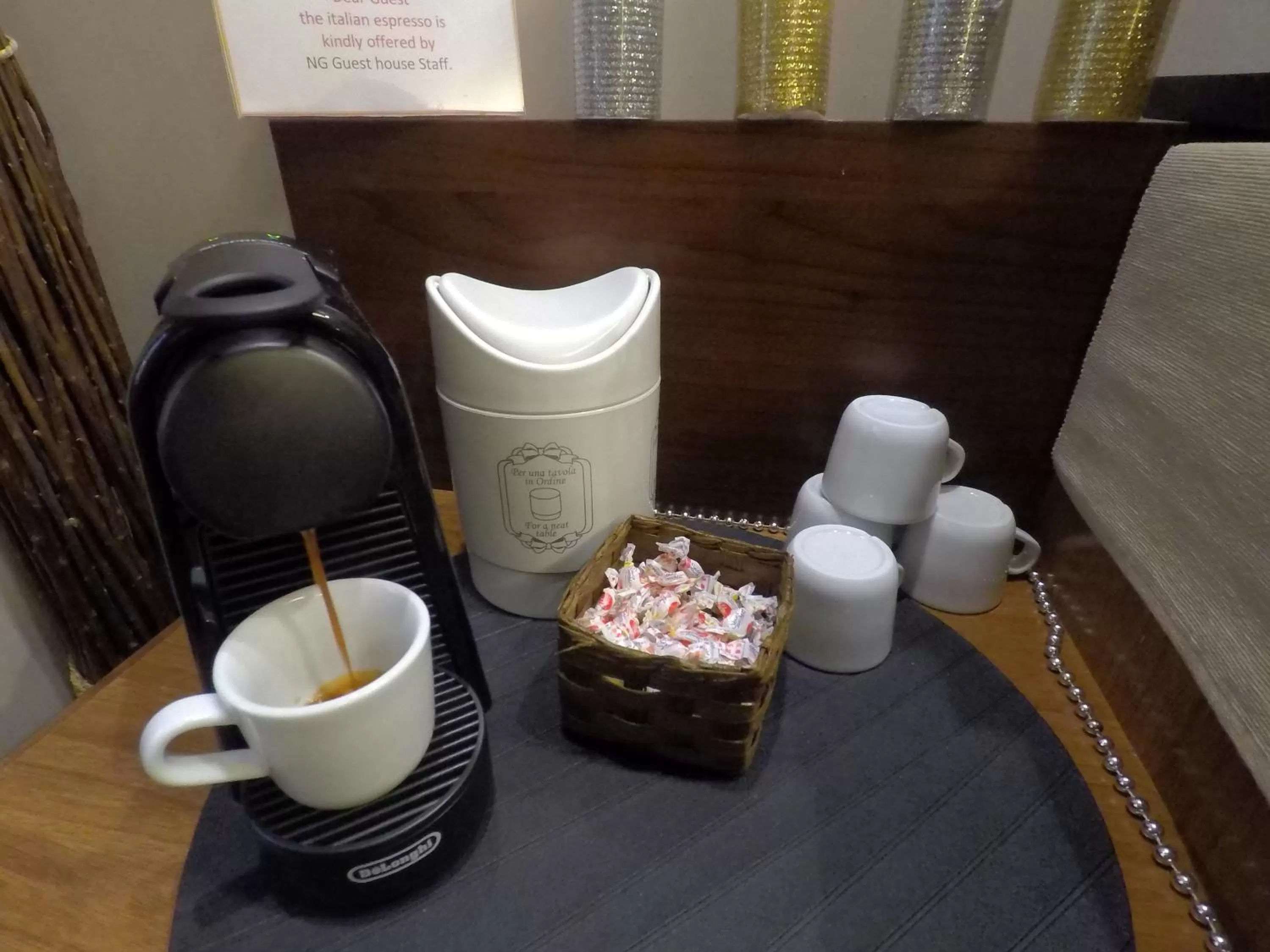 Communal lounge/ TV room in NG Guest House Roma San Pietro