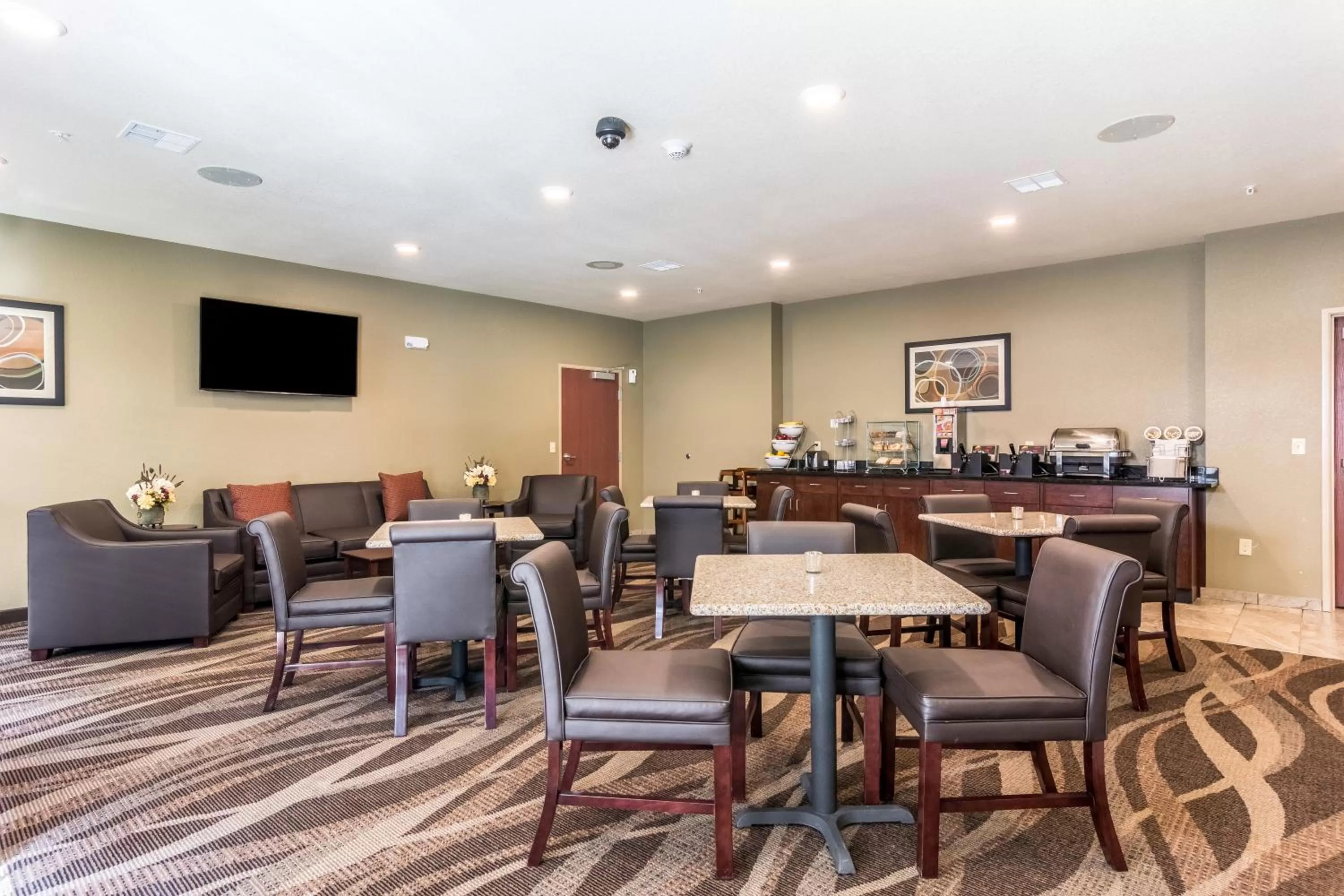 Restaurant/places to eat in Cobblestone Hotel & Suites - Greenville