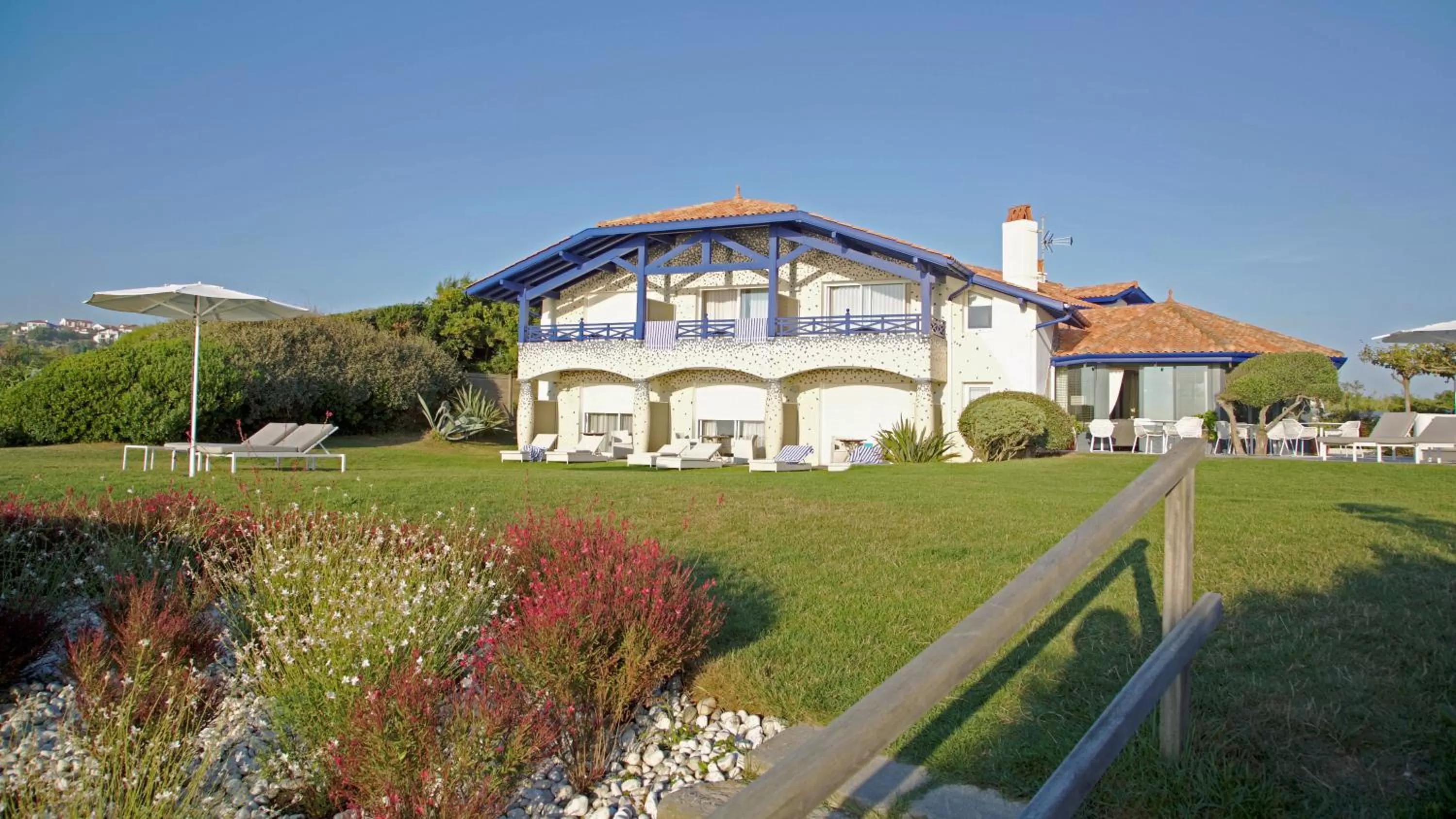 Property building in Villa L'Arche