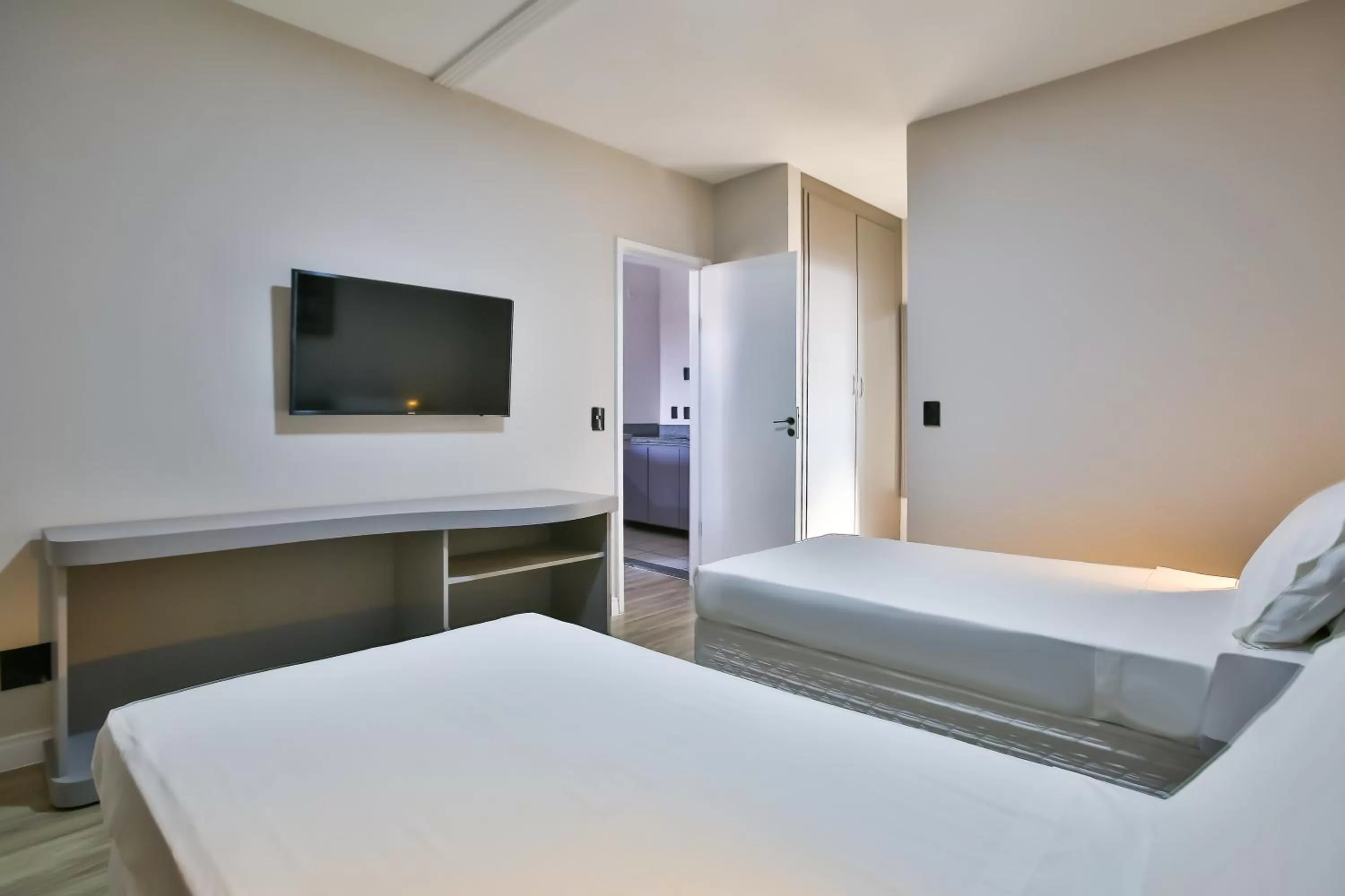 TV and multimedia, Bed in Vivendas Rio Claro by Atlantica