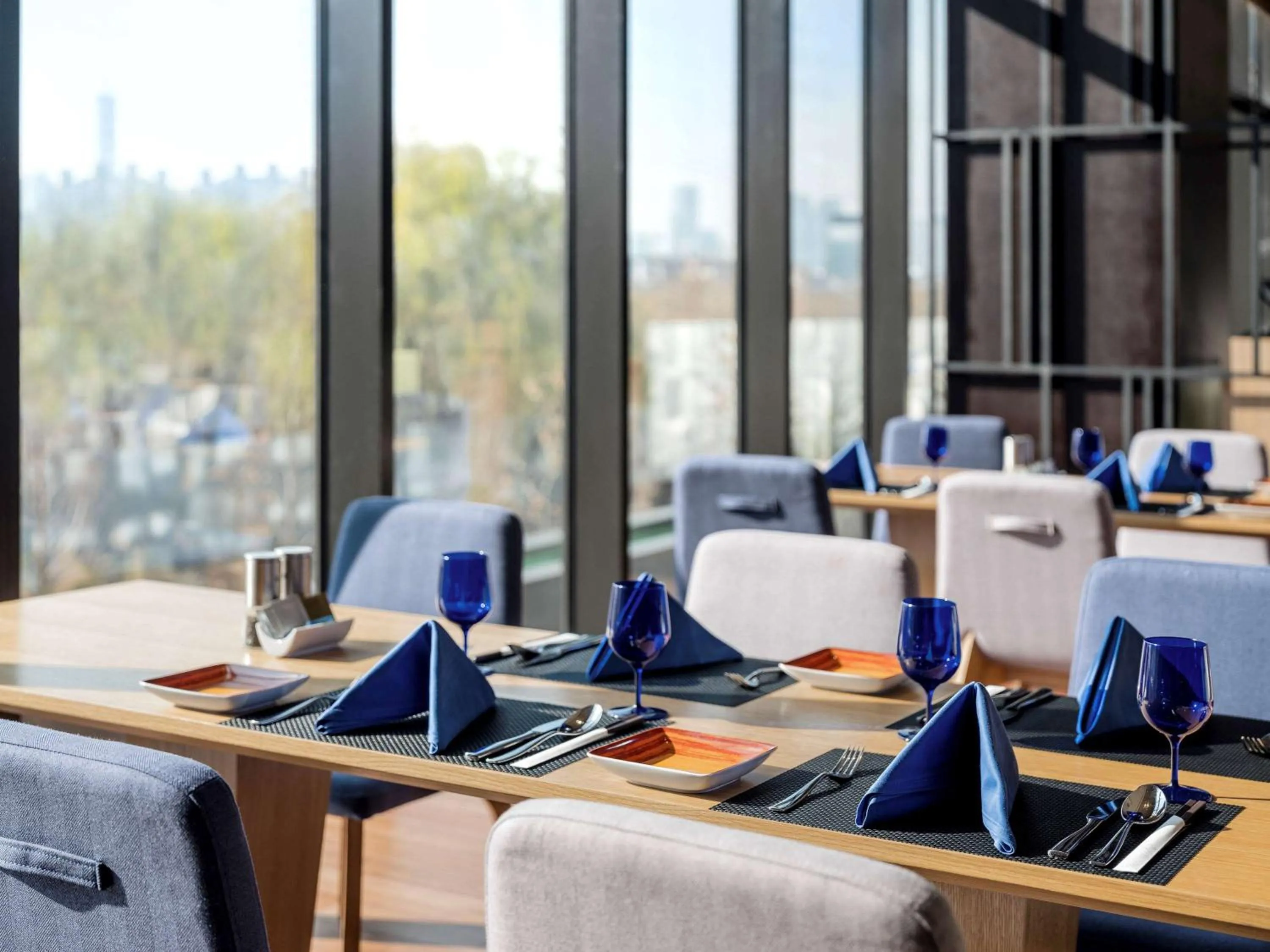 Restaurant/places to eat in Novotel Suites Ambassador Seoul Yongsan