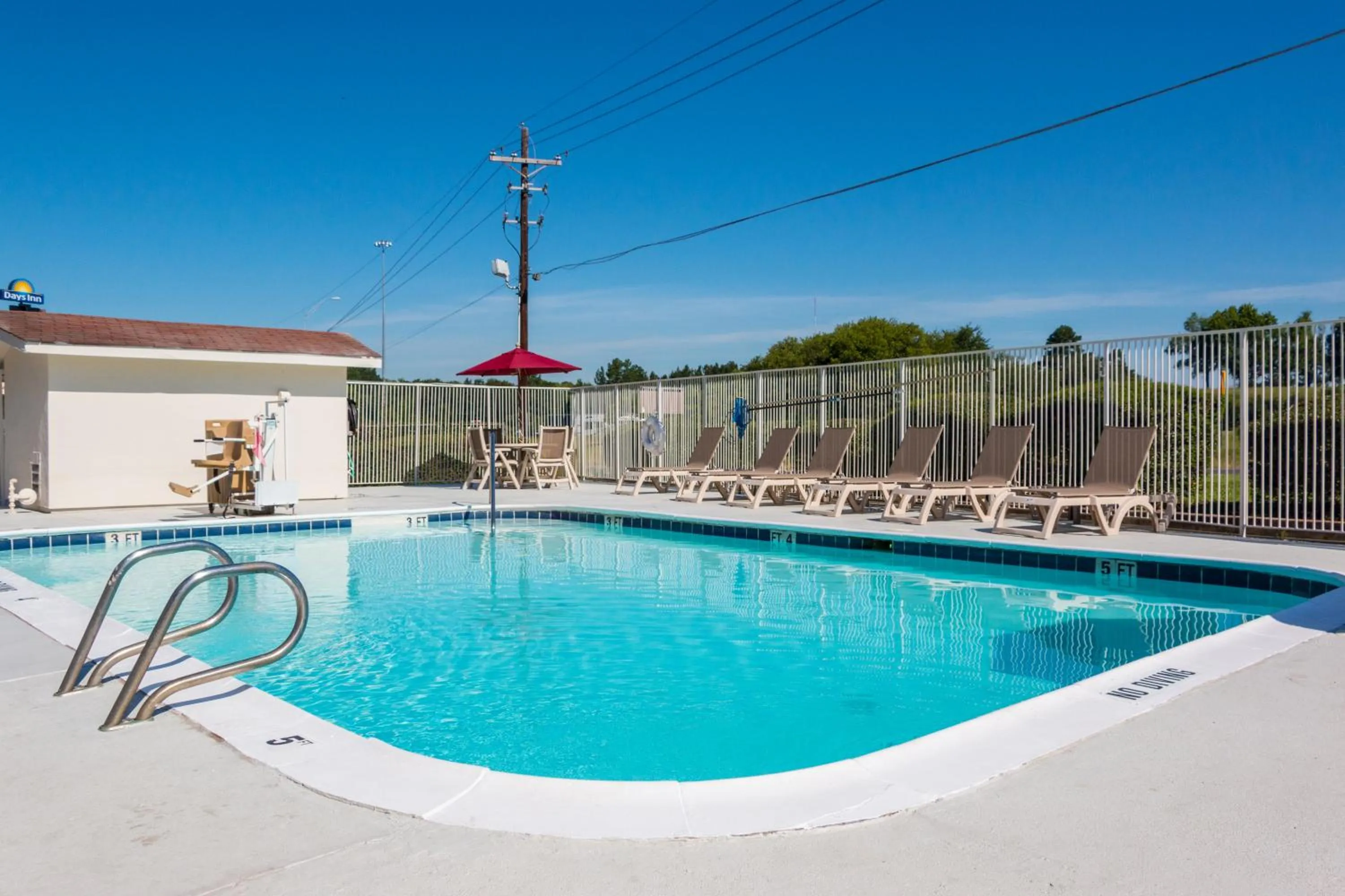 Swimming pool in Motel 6-Longview, TX