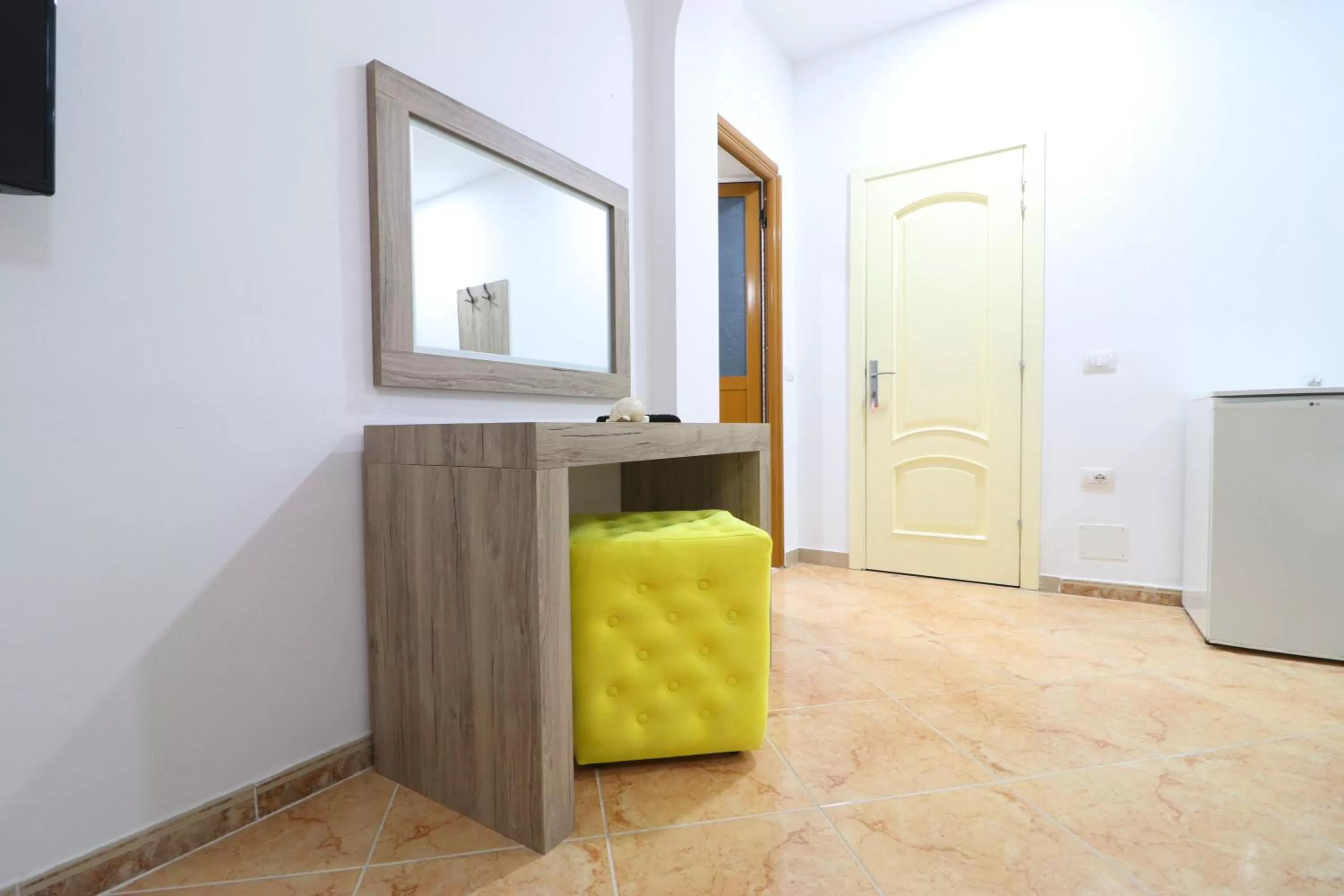 Seating area, Bathroom in HOTEL KRISTAL