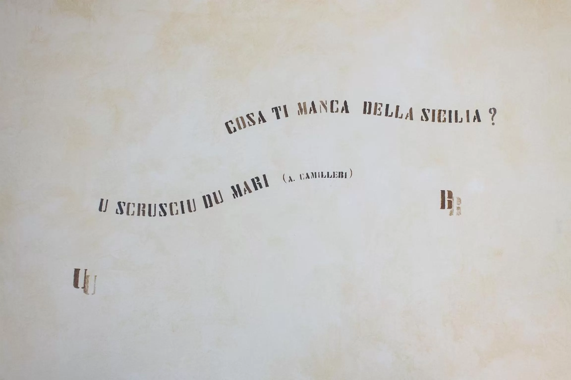 Decorative detail in Tra Le Braccia di Morfeo