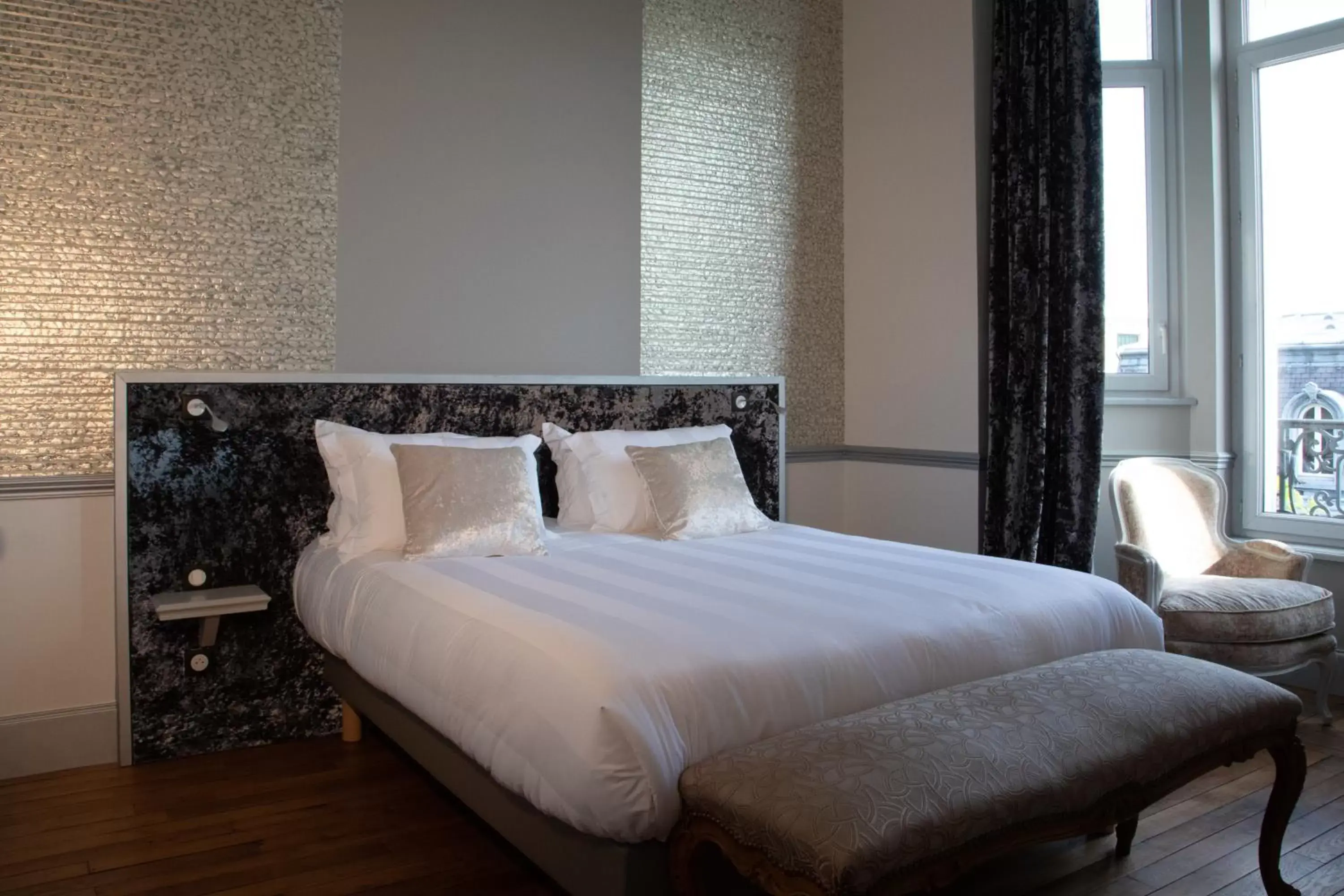 Deluxe Double Room with Shower - Coquillage in La Cave de l'Avenue de Champagne Deluxe Double Room with Shower - Coquillage in La Cave de l'Avenue de Champagne