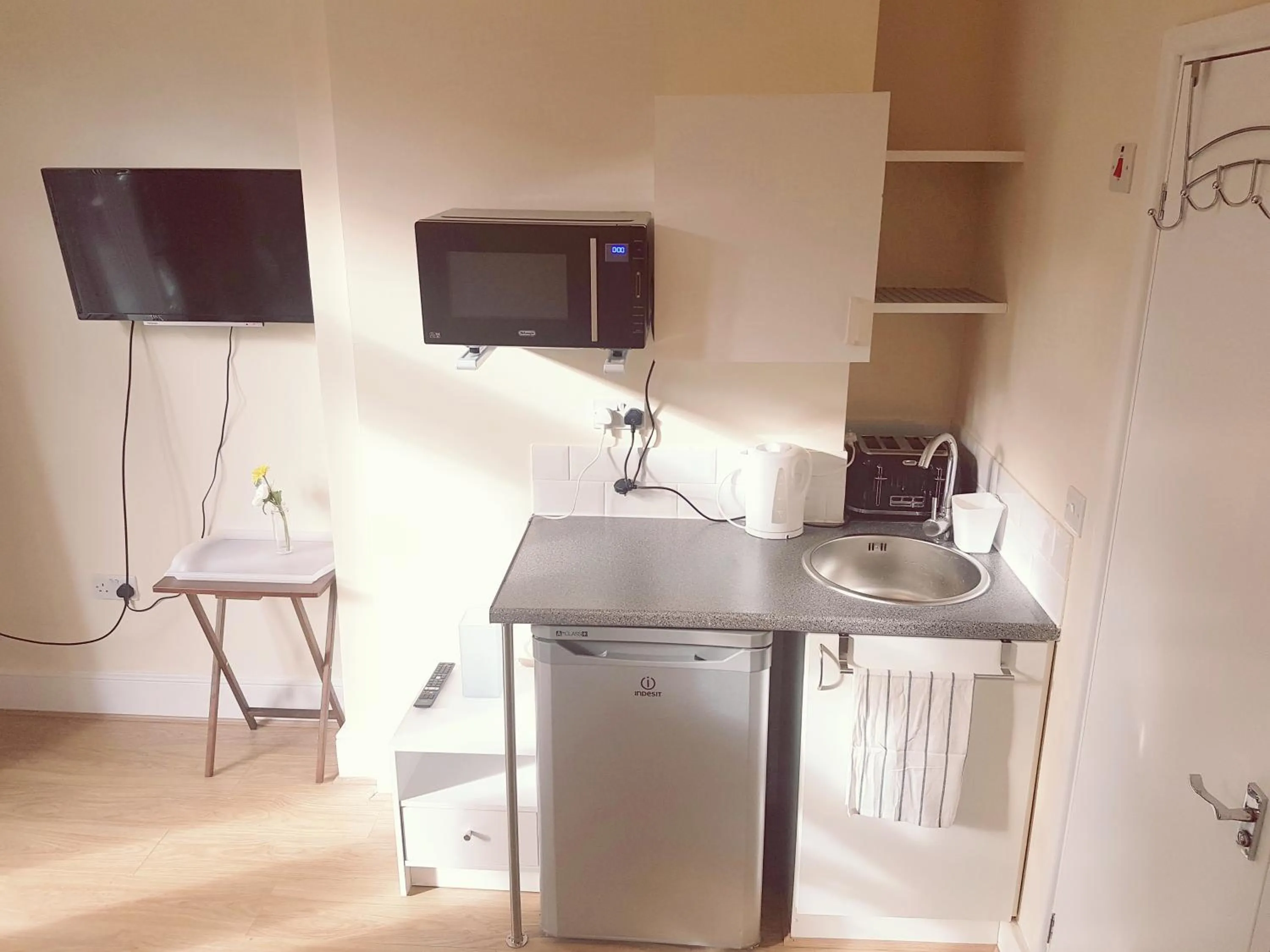 Kitchen or kitchenette in Kathleen House Plus