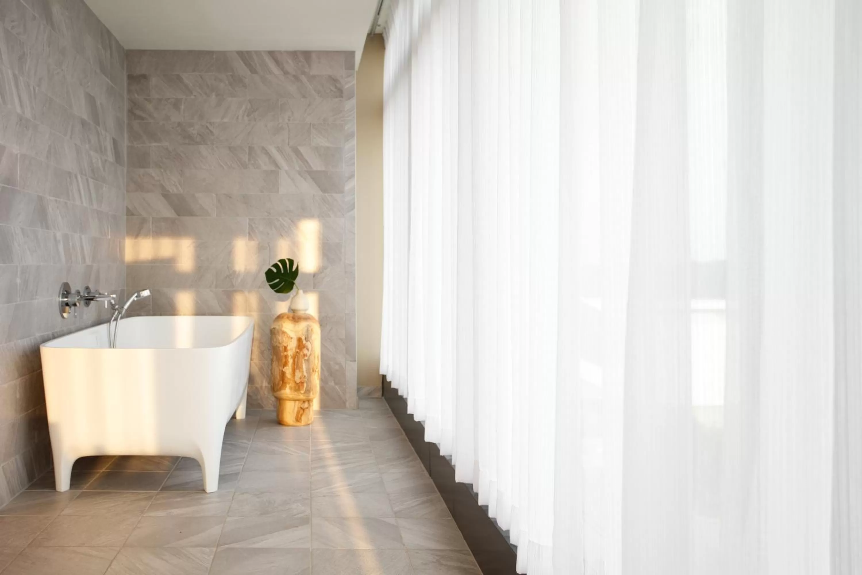 Bathroom in Kimpton Overland Hotel - Atlanta Airport by IHG