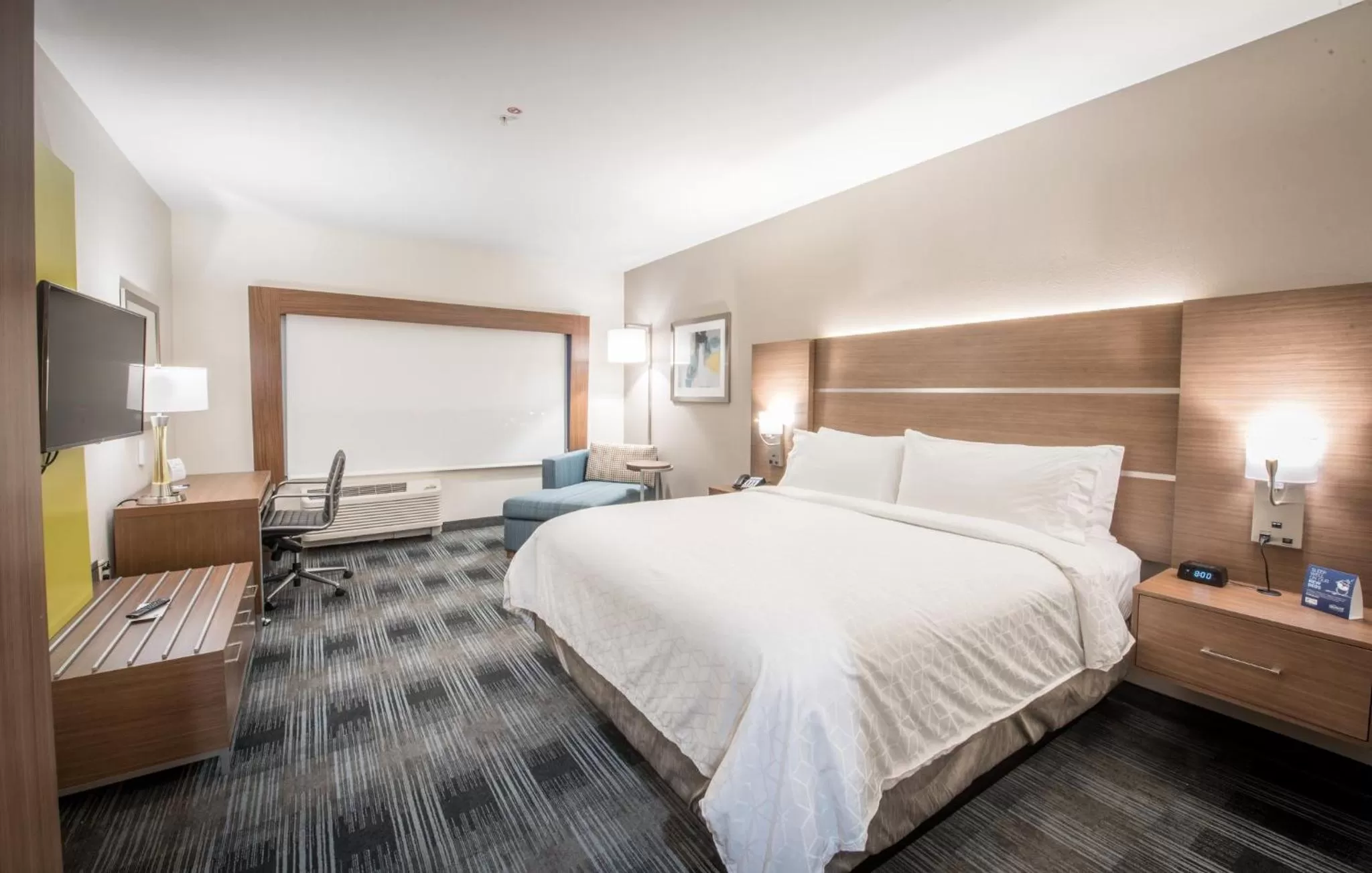 Standard King Room in Holiday Inn Express & Suites - Houston Westchase - Westheimer by IHG
