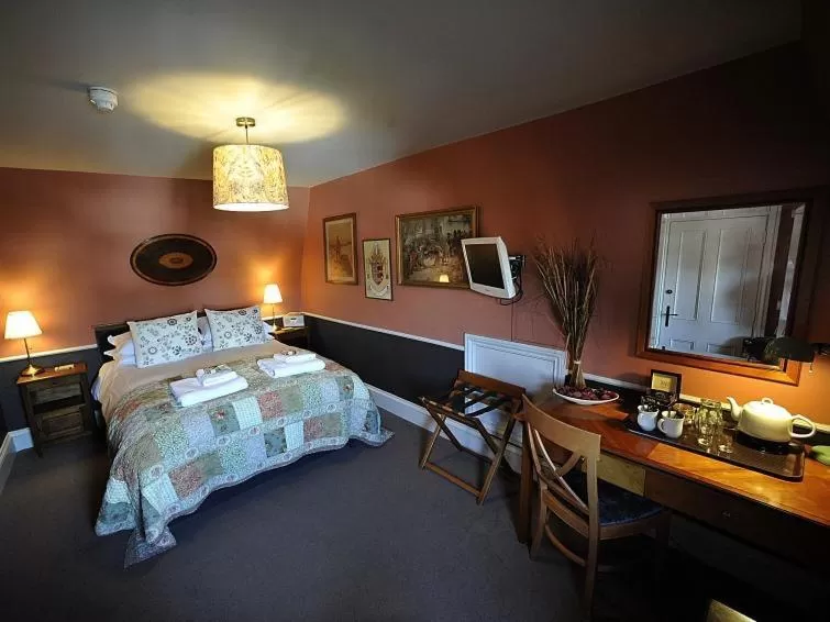 Bedroom, Bed in The Lamb Inn