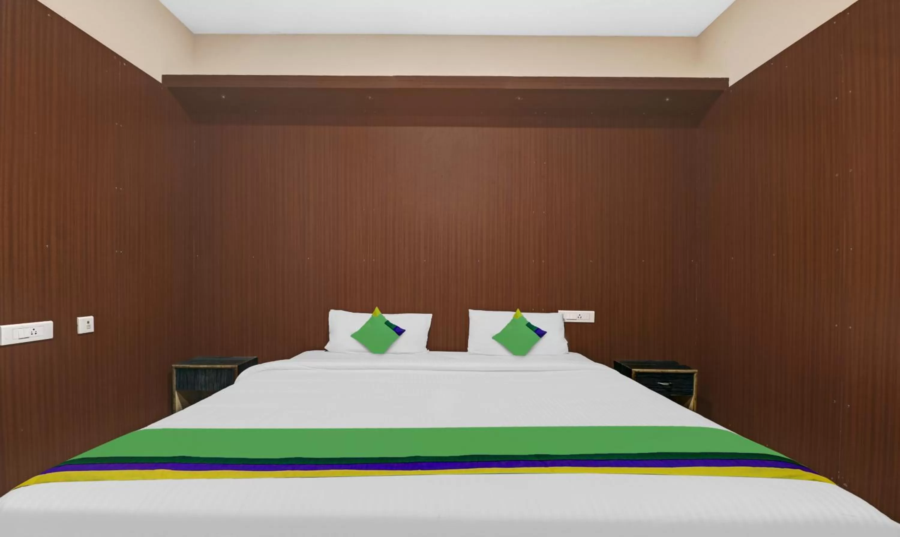 Bedroom, Bed in Treebo Trend Grand JP Inn