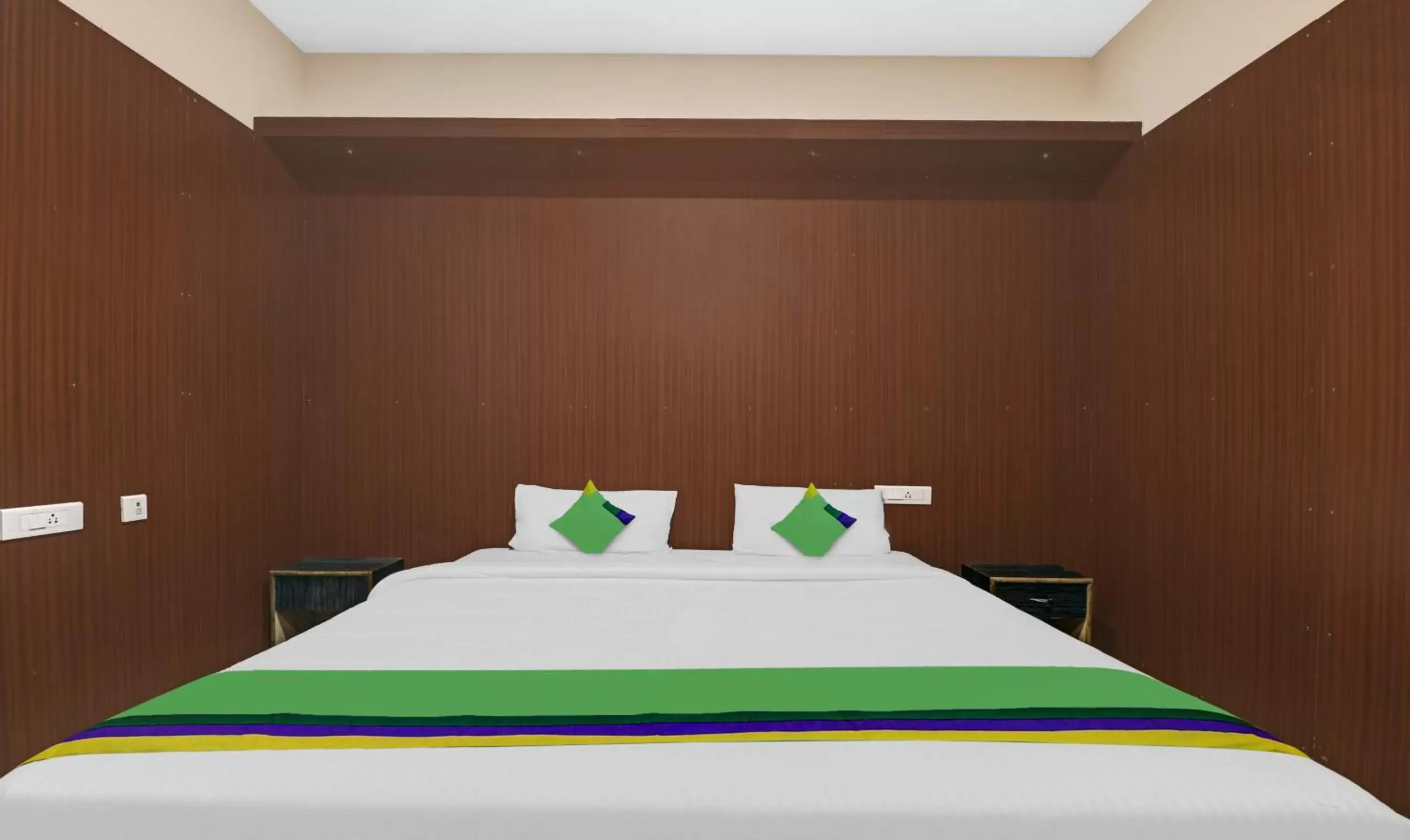 Deluxe Double Room in Treebo Trend Grand JP Inn Deluxe Double Room in Treebo Trend Grand JP Inn