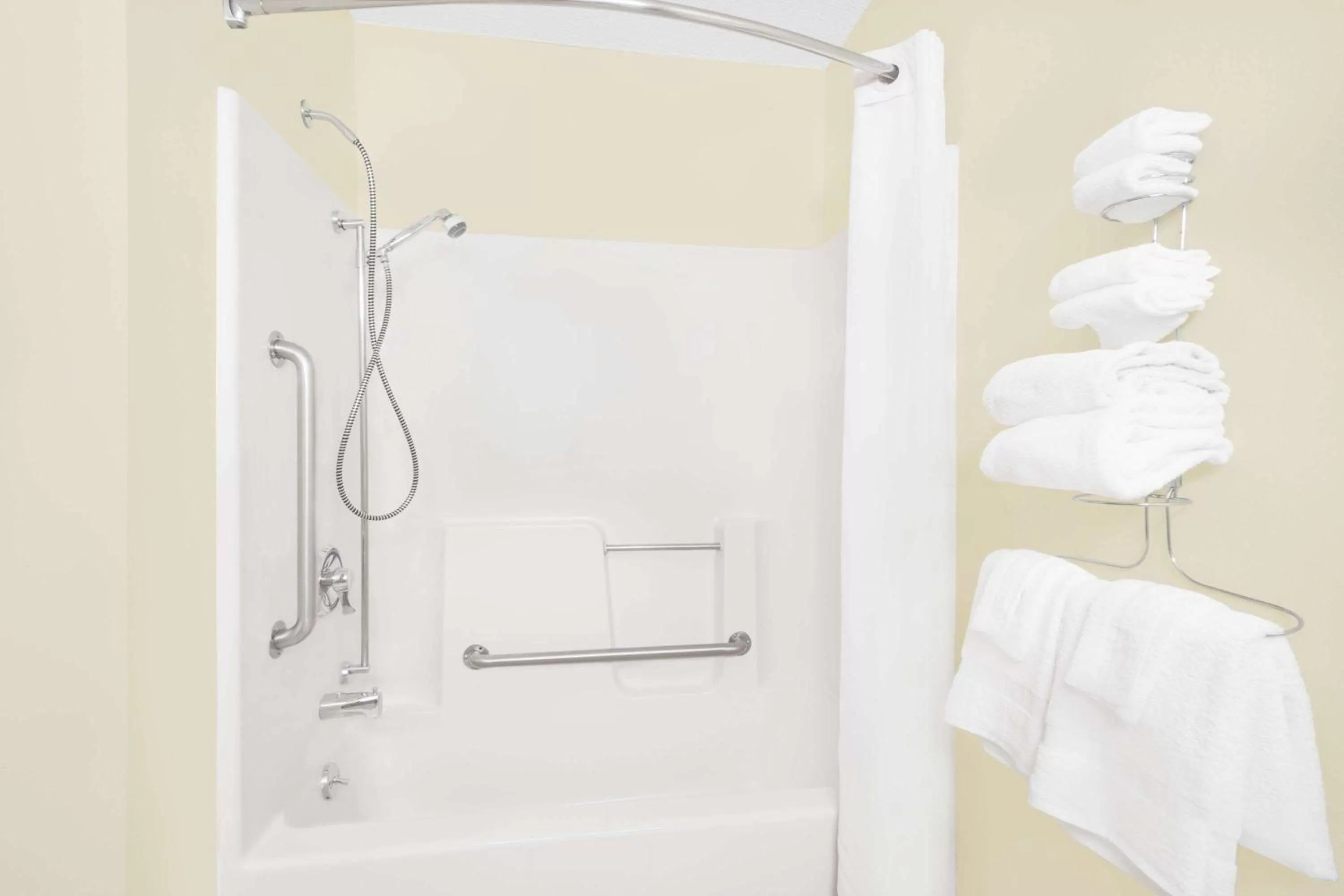 Bathroom in Super 8 by Wyndham Ottumwa