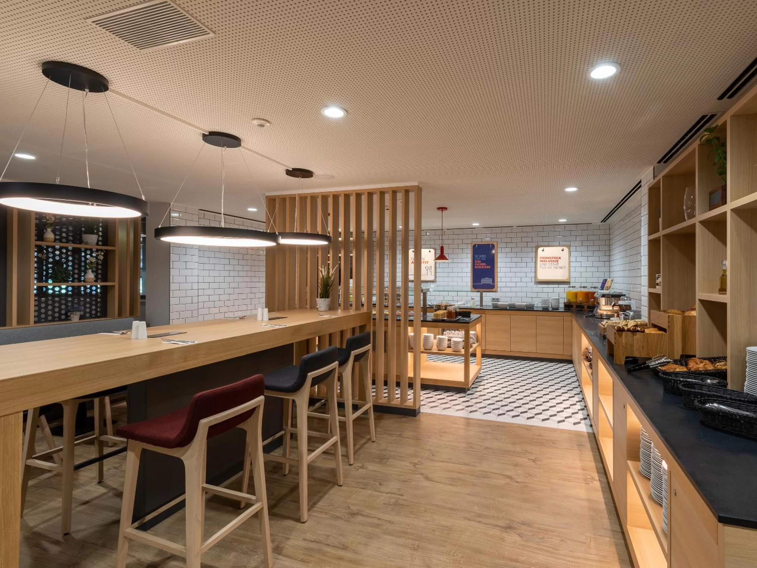 Breakfast in Holiday Inn Express - Hamburg South A7-AS42 by IHG