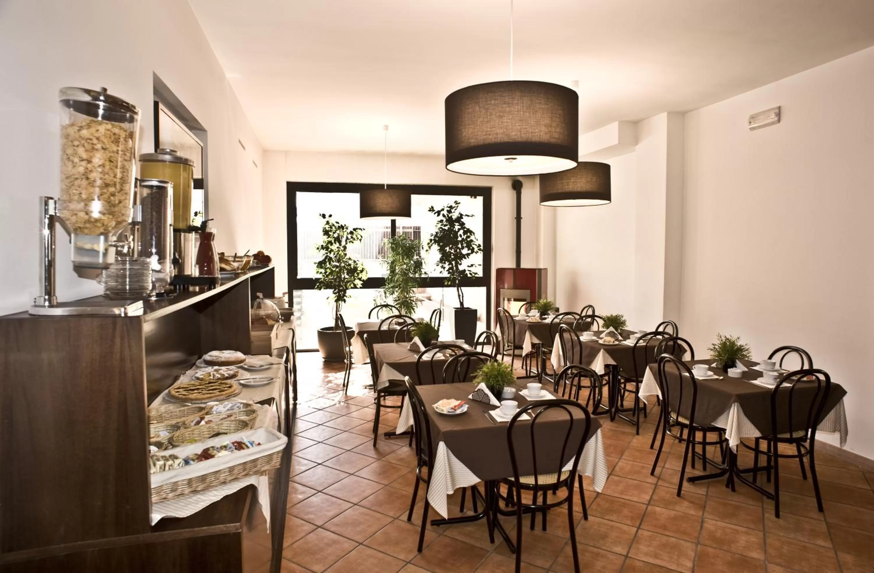 Restaurant/places to eat in Villa Santacroce