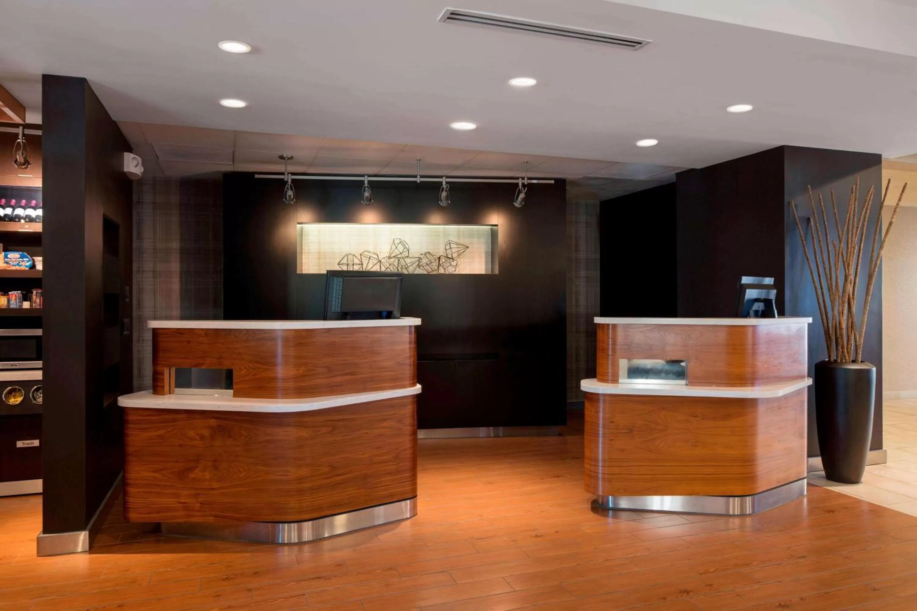 Lobby or reception in Sonesta Select Los Angeles Torrance South Bay