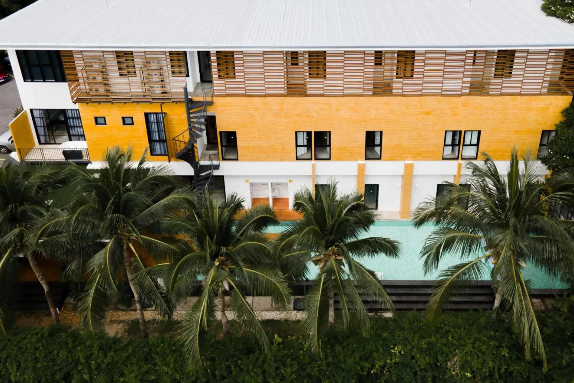 Property building in Book a Bed Poshtel - SHA Plus