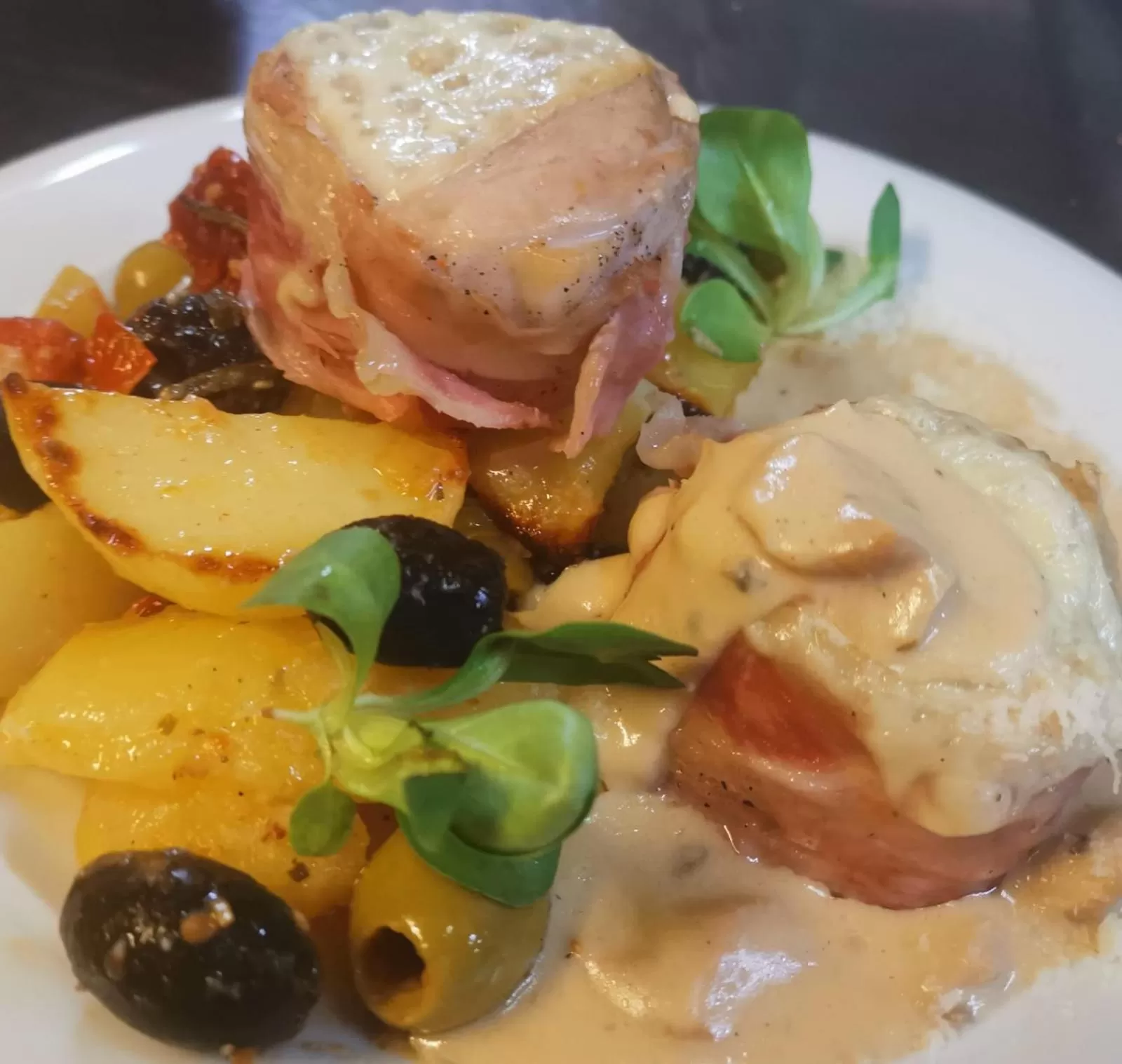 Restaurant/places to eat, Food in Hotel IMPERYUM