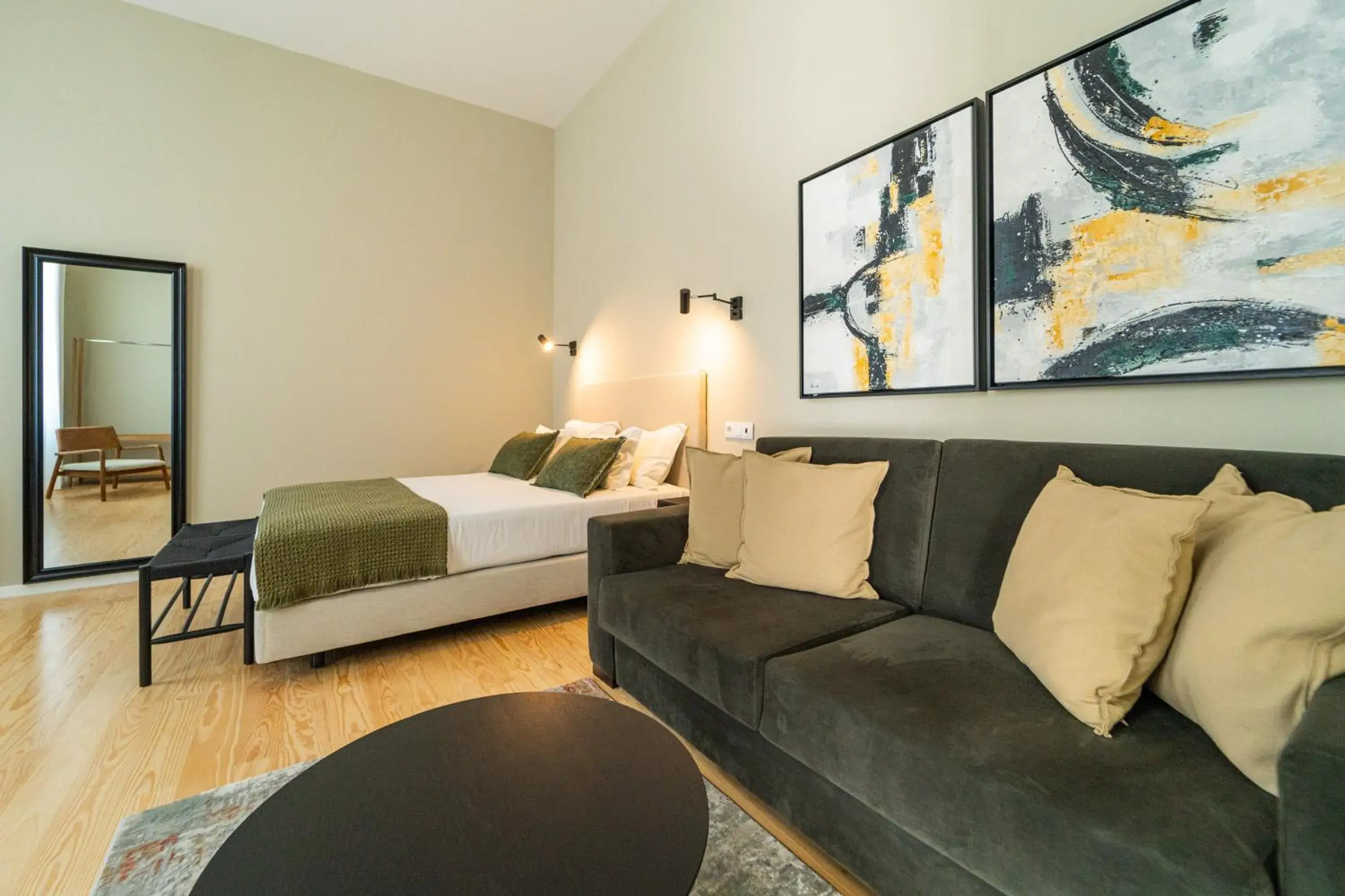 Superior Triple Room in The Rex Hotel Porto Superior Triple Room in The Rex Hotel Porto