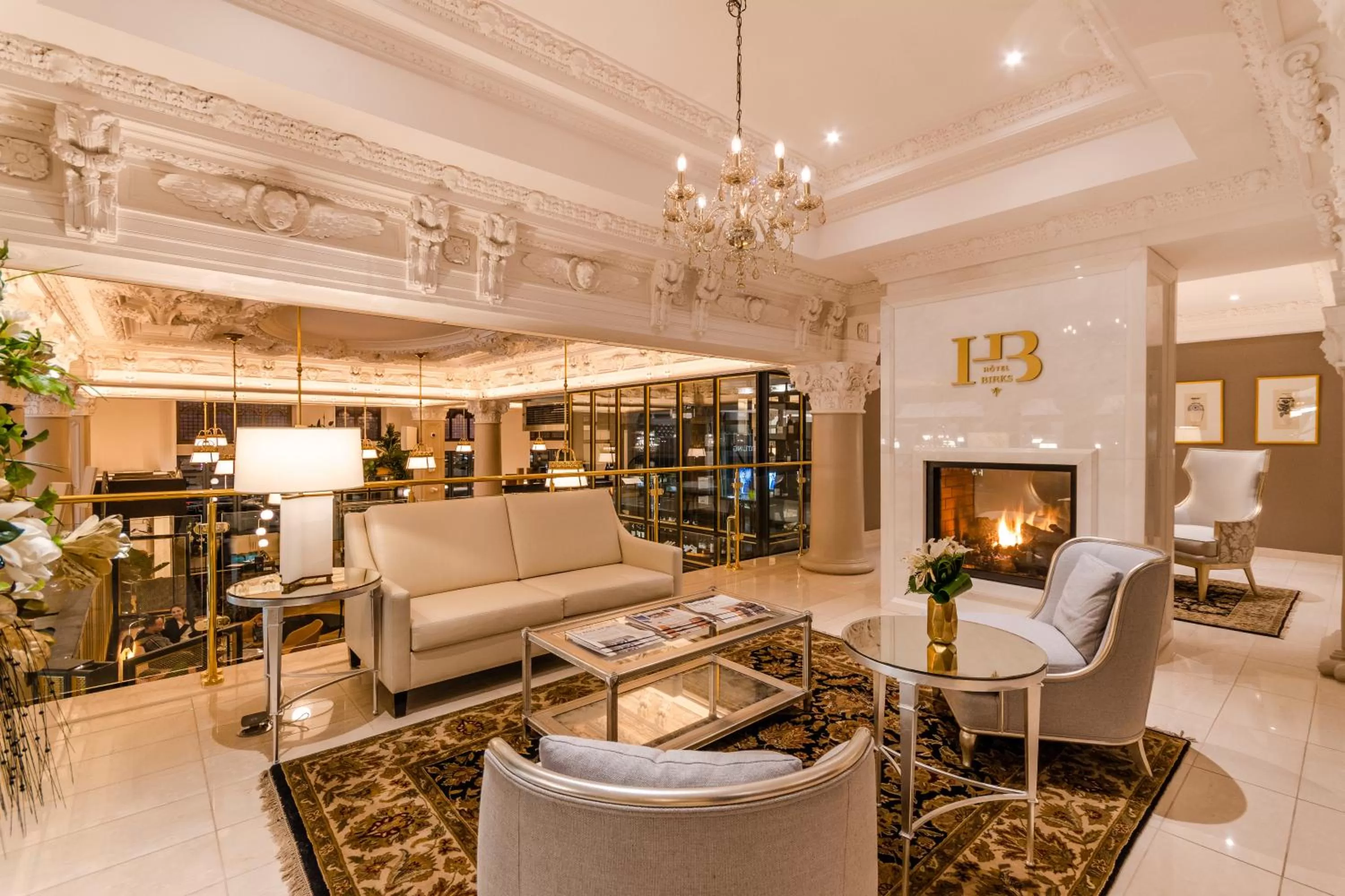 Lobby or reception in Hôtel Birks Montréal