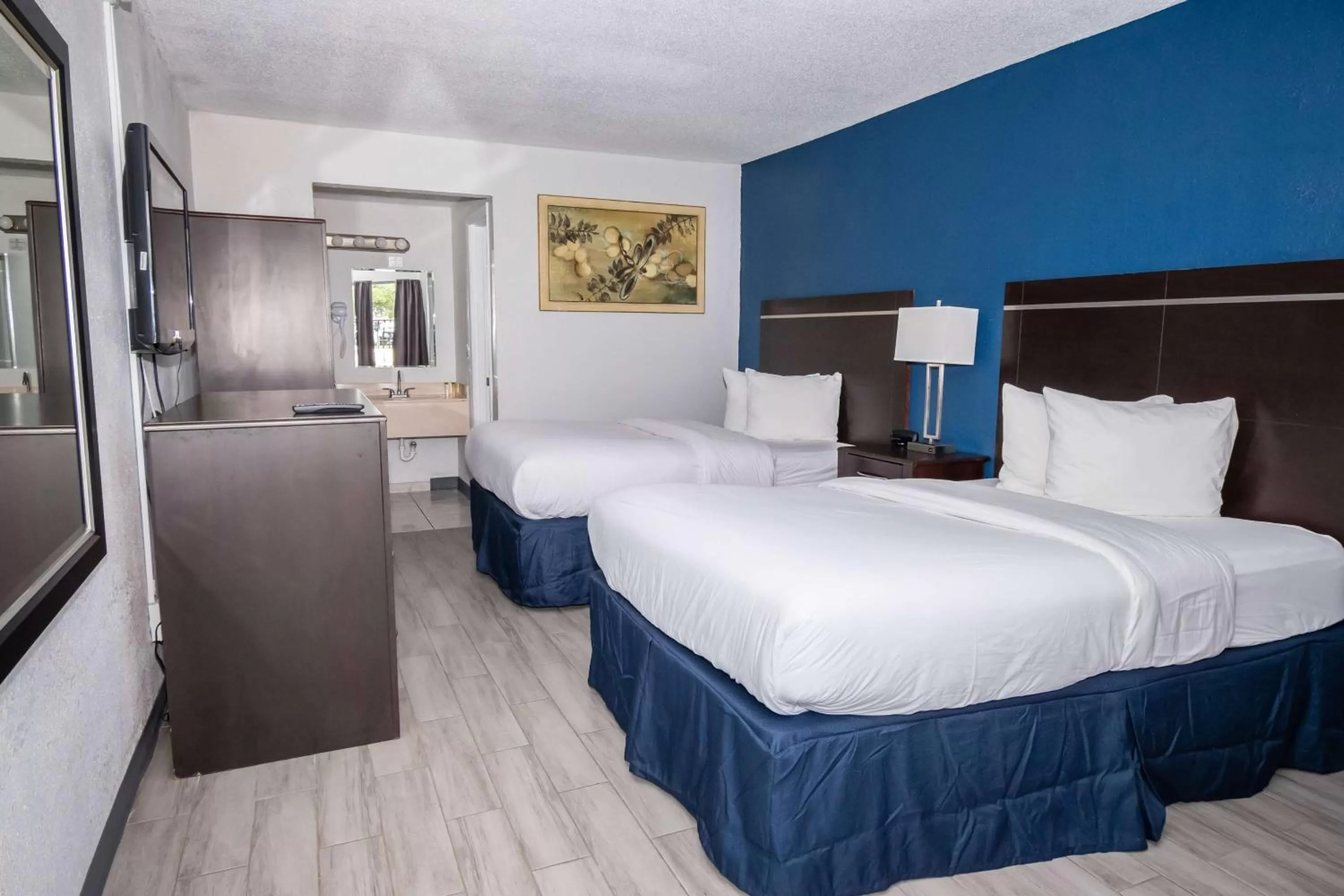 Photo of the whole room in Baymont by Wyndham Altamonte Springs