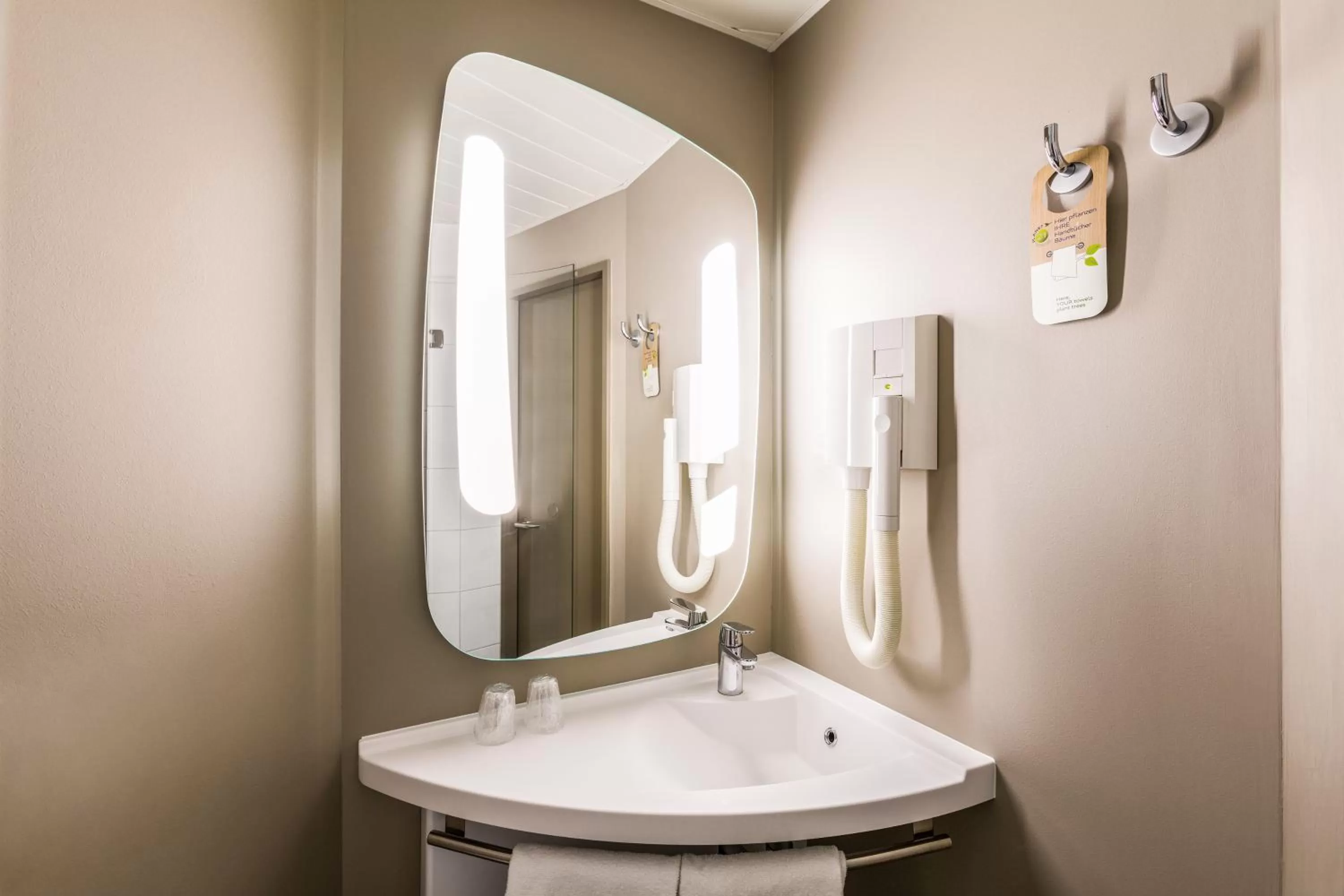 Bathroom in ibis Winterthur City