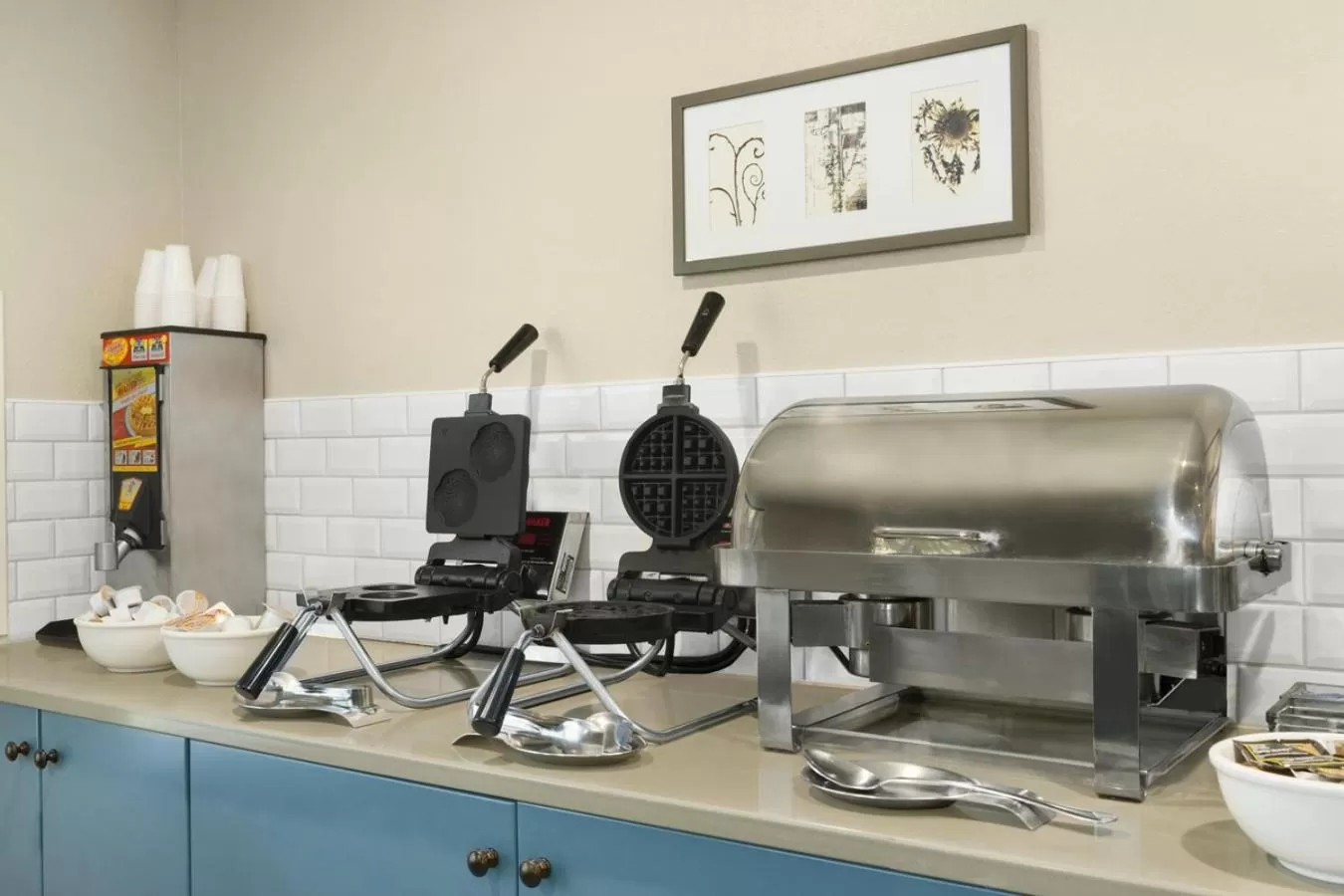 Food in Country Inn & Suites by Radisson, Platteville, WI