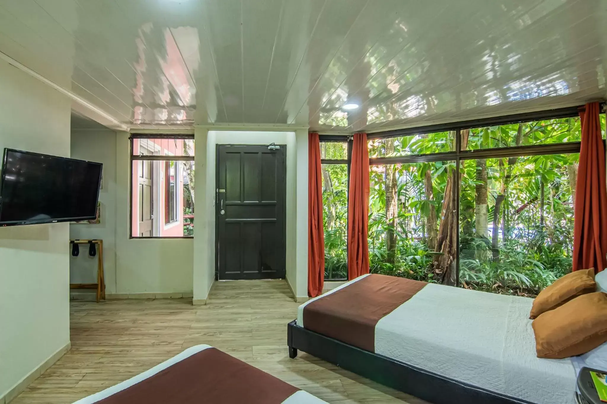 Twin Room in Jaco Lodge Quiet Place Twin Room in Jaco Lodge Quiet Place