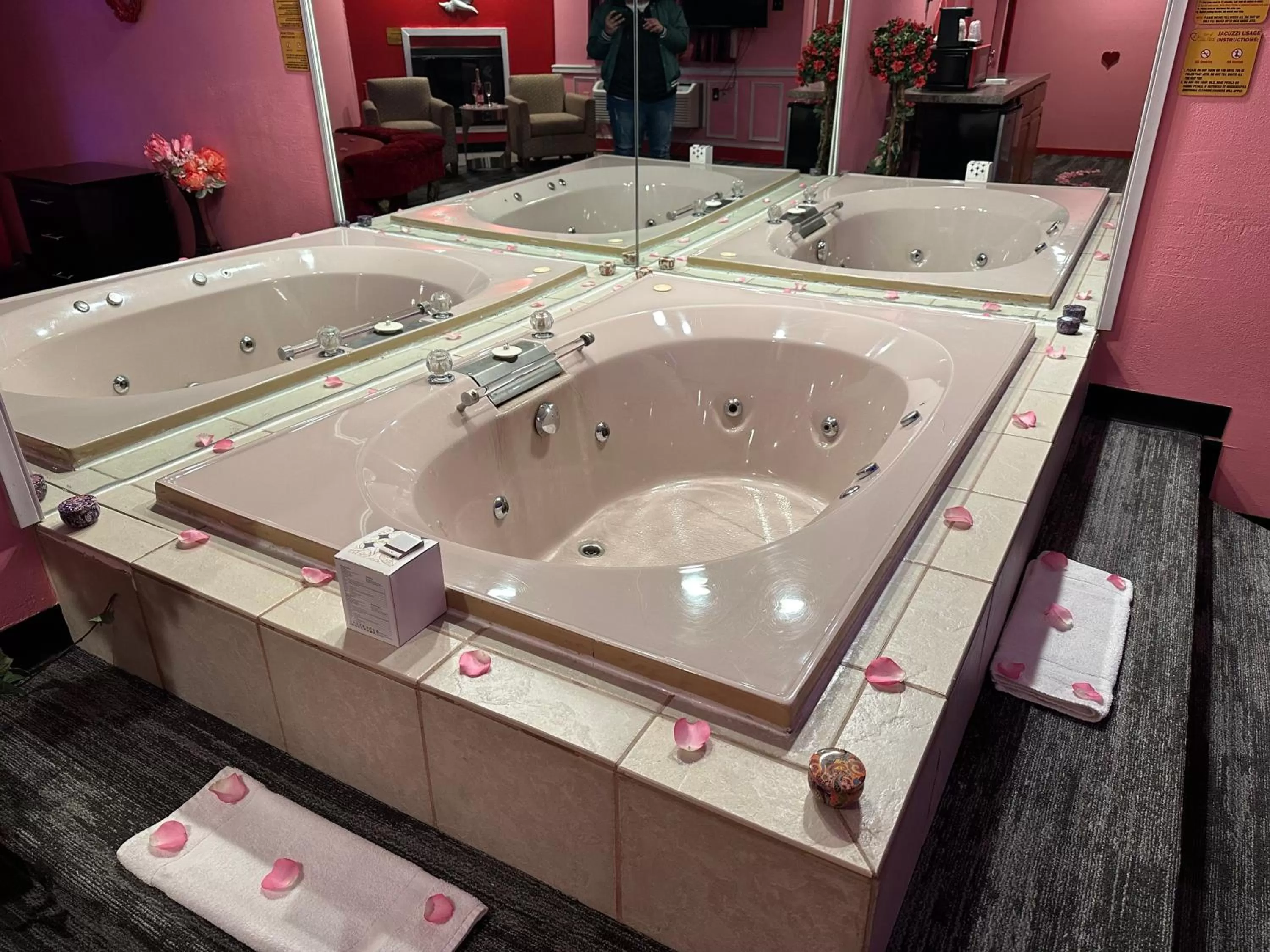 Hot Tub in Inn of the Dove Harrisburg-Hershey Romantic Suites